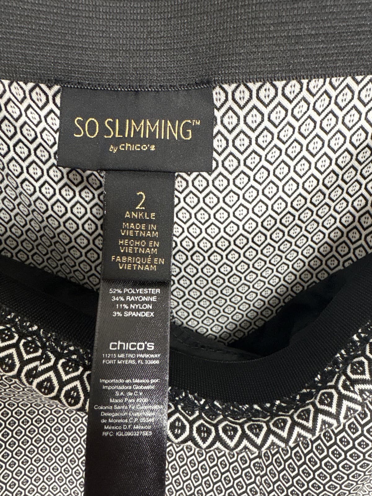 Chico's So Slimming Brigitte Ankle Pants Women's Size 12 Geometric Pull On - Thumbnail 4