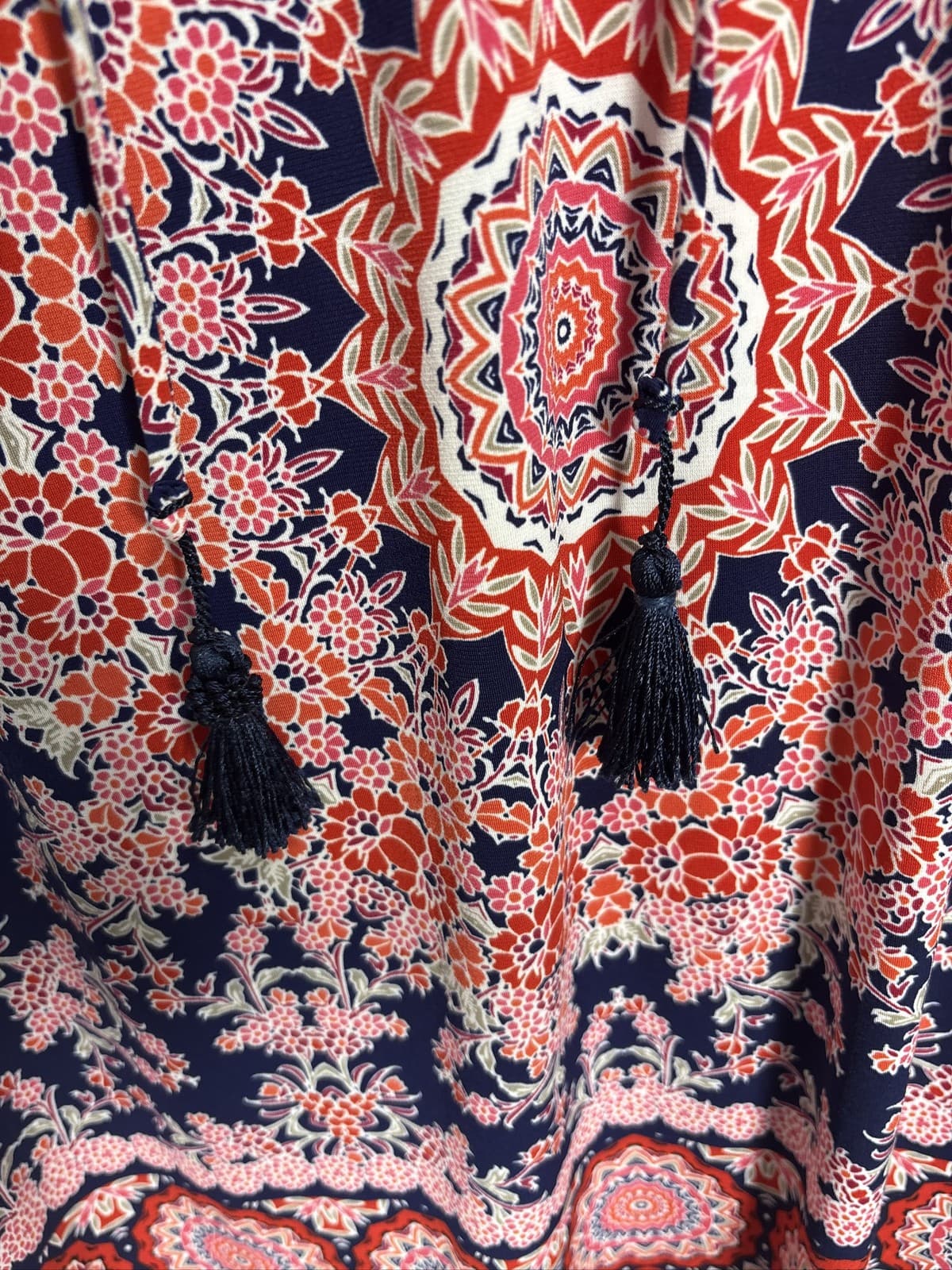 Chico's Sleeveless Tunic Dress Medallion Print V-Neck Tassel Ties Size 2 - Thumbnail 3