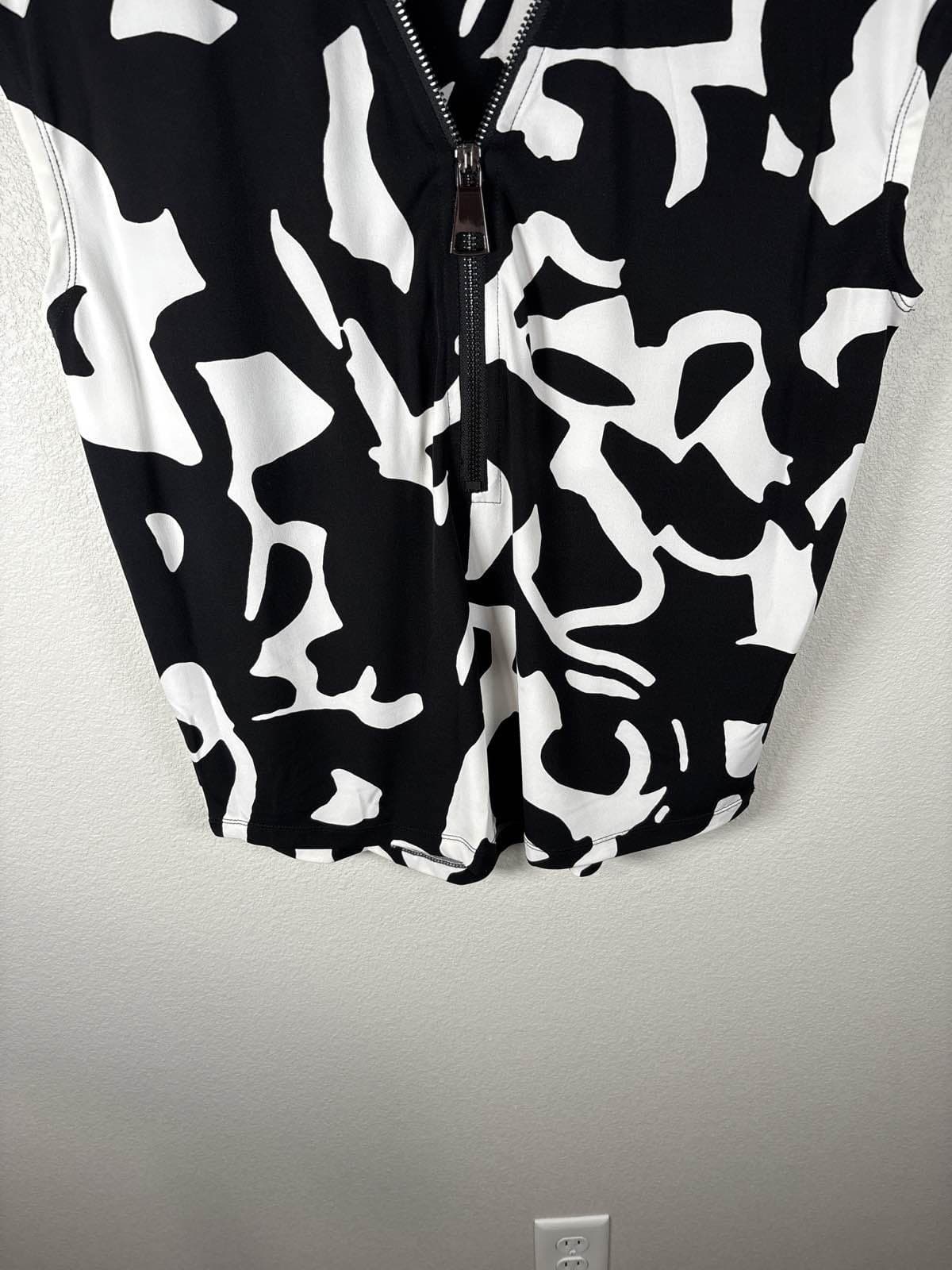 Alfani Petite P/P Black White Abstract Zip Blouse Top Short Sleeve - Thumbnail 3