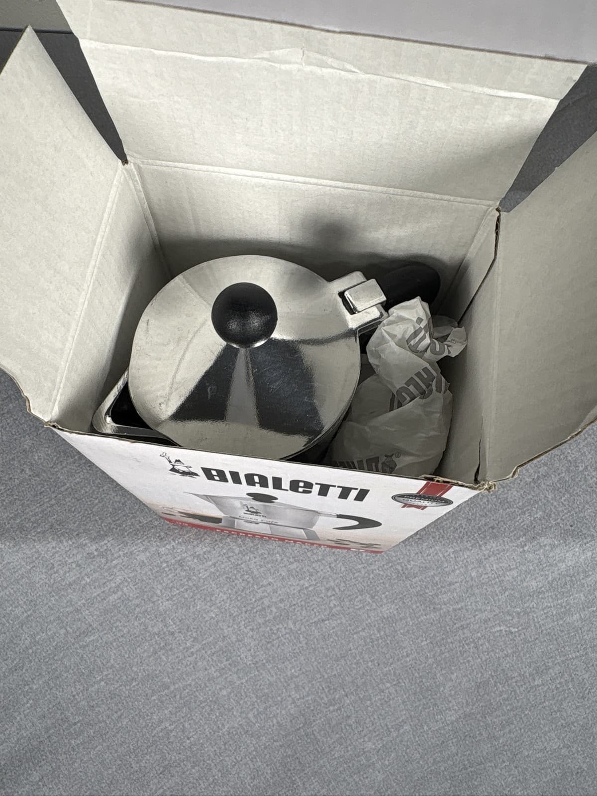 Bialetti Moka Cafe 3 Cup Stovetop Espresso Maker Silver Aluminum Pot - Thumbnail 3