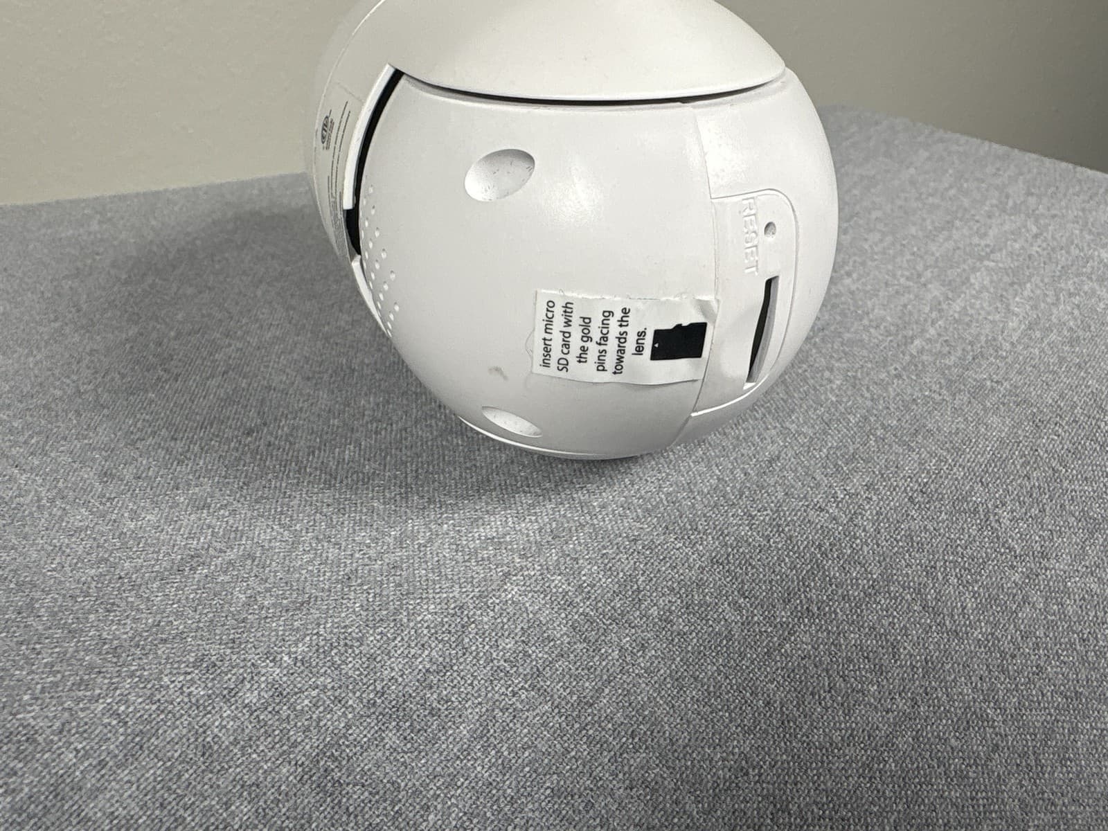 Energizer Smart WiFi Light Bulb Security Camera Pan Tilt 1080p White - Thumbnail 3