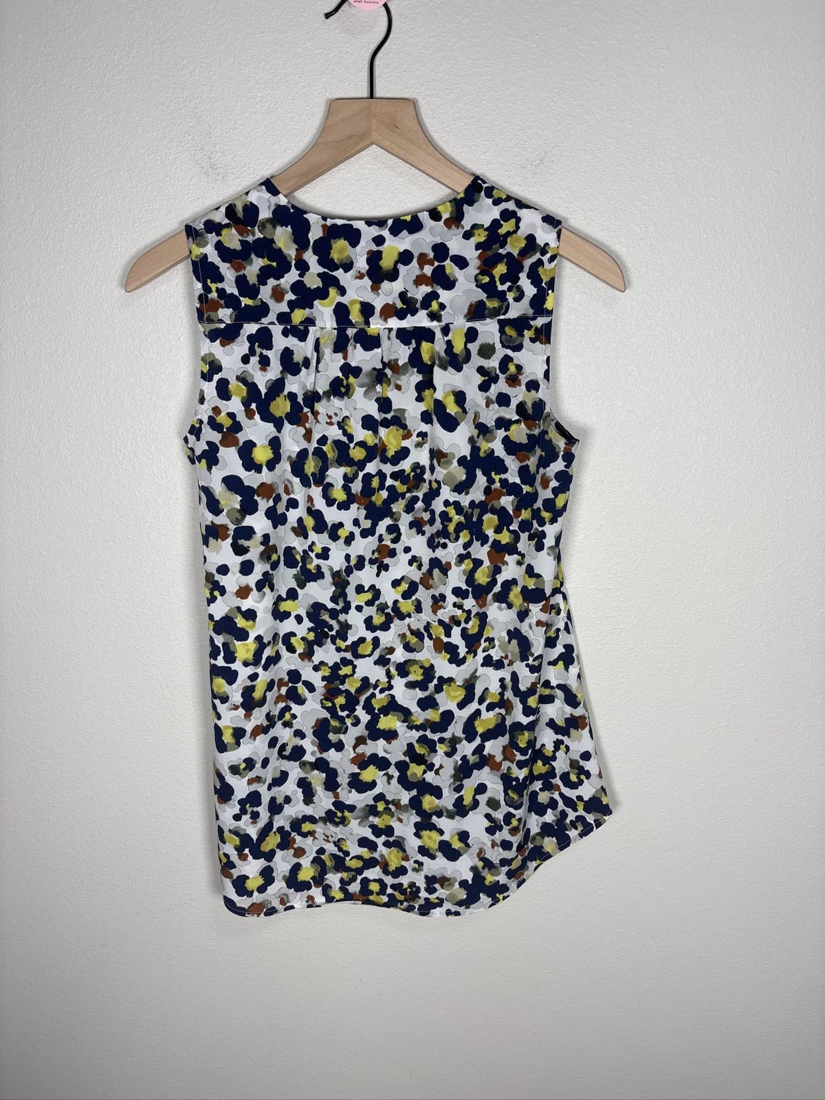 Cabi Fierce Sleeveless Blouse Women's Size Small Animal Print Tank - Thumbnail 3