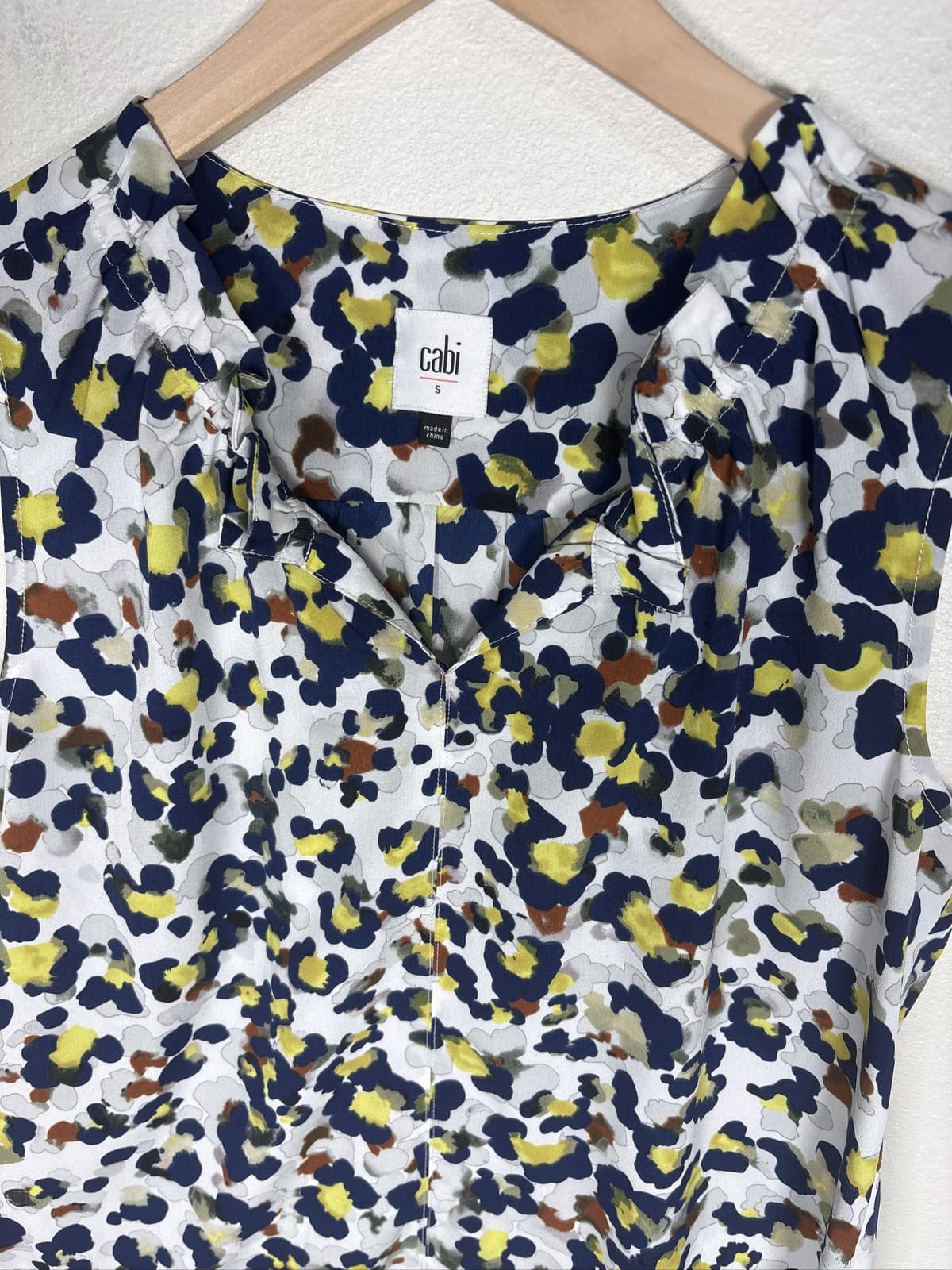Cabi Fierce Sleeveless Blouse Women's Size Small Animal Print Tank - Thumbnail 2
