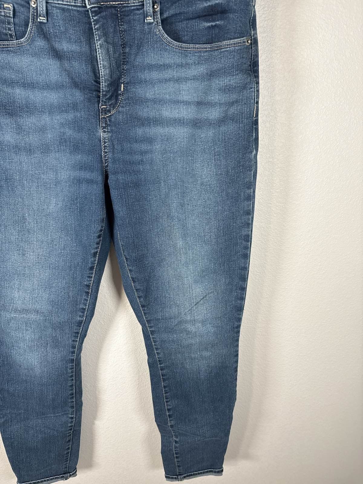 Signature Levi Strauss Gold Totally Shaping Skinny Jeans Women's 12 - Thumbnail 3