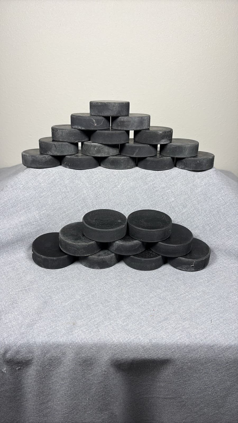 24 New Black Ice Hockey Pucks Bulk Lot 6oz Regulation Size Rubber Training