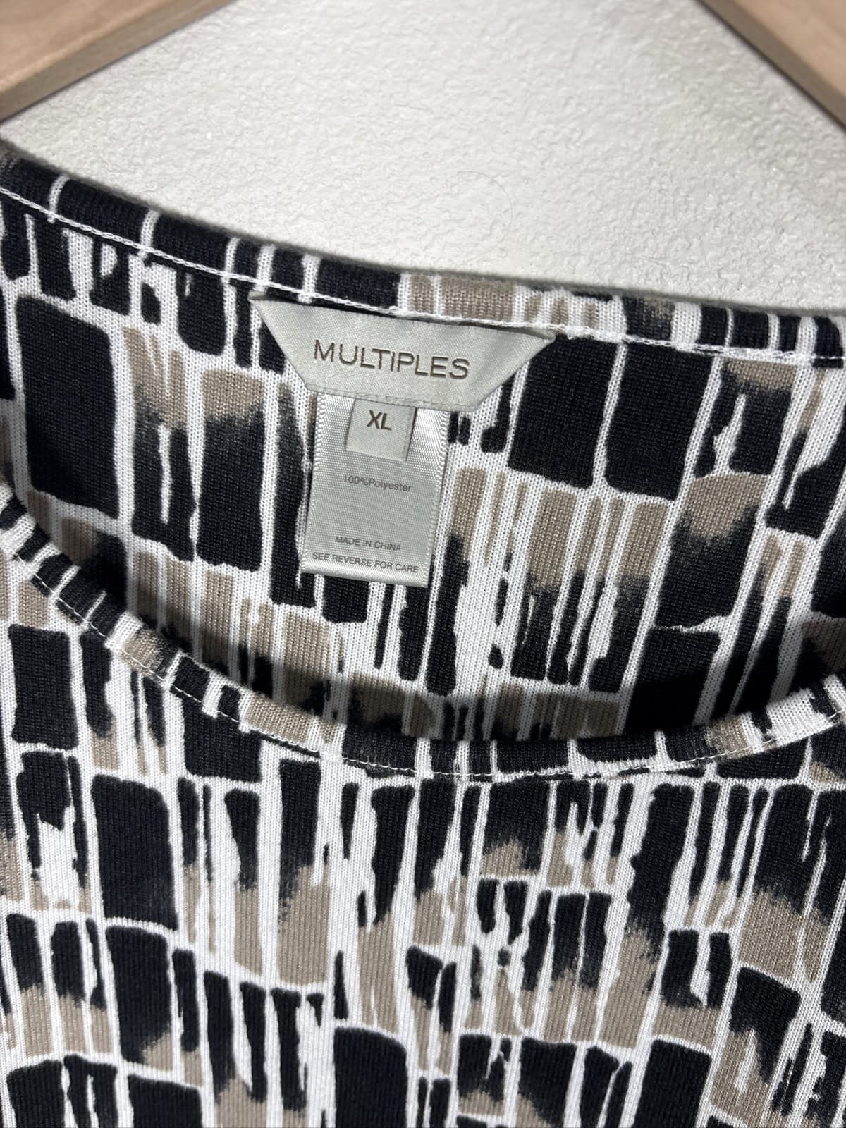 Multiples Women's Sleeveless Tank Top Size XL Black White Abstract Geo - Thumbnail 2