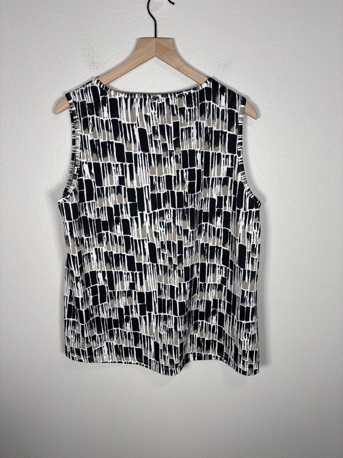 Multiples Women's Sleeveless Tank Top Size XL Black White Abstract Geo - Thumbnail 4