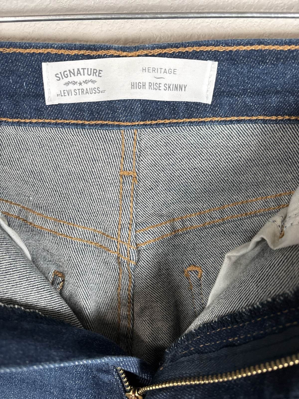 Signature Levi Strauss Women's Heritage High Rise Skinny Jeans Dark Wash - Thumbnail 4