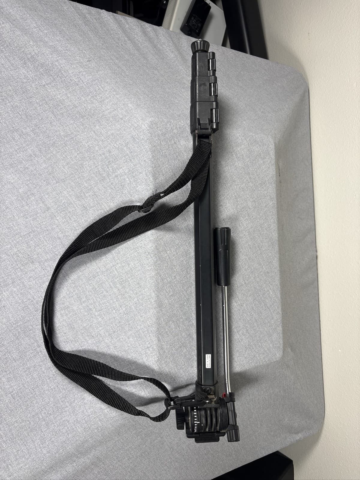Velbon UP-4DX Video Monopod with Quick Release Plate Pan Handle Strap - Thumbnail 2