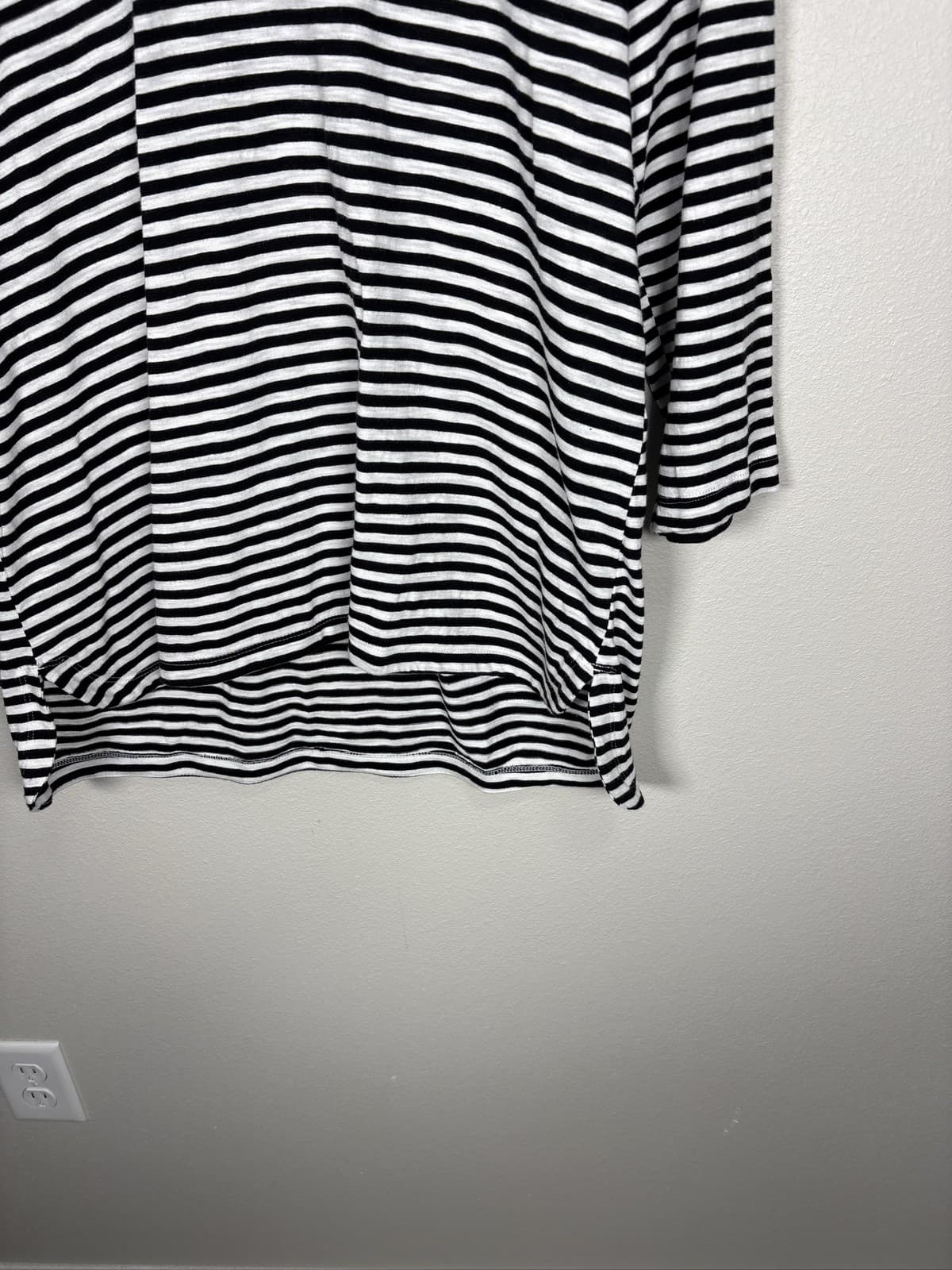 Chico's Women's Top Black White Striped 3/4 Sleeve Scoop Neck Size 3 - Thumbnail 3