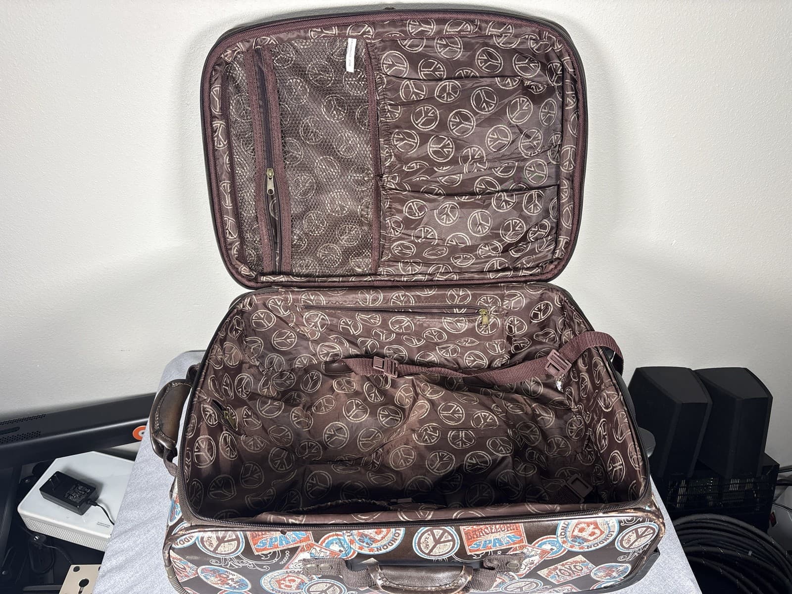 XOXO Leather Travel Print Brown Rolling Suitcase Carry On Luggage Bag - Thumbnail 4