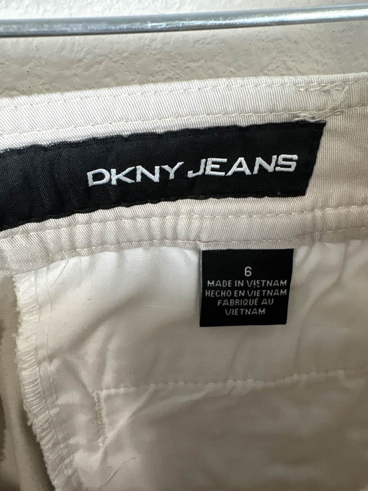DKNY Jeans Women's Khaki Tan Chino Pants Size 6 Straight Leg Cotton Blend - Thumbnail 2