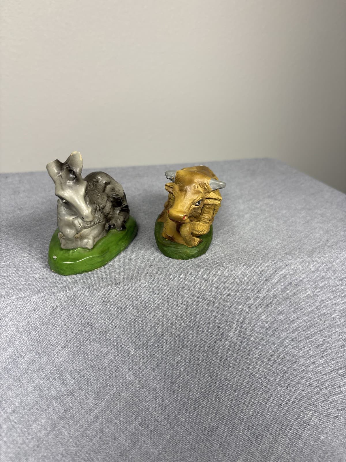 Italian Nativity Figures Donkey and Ox Set Hand Painted Resin Italy - Thumbnail 4