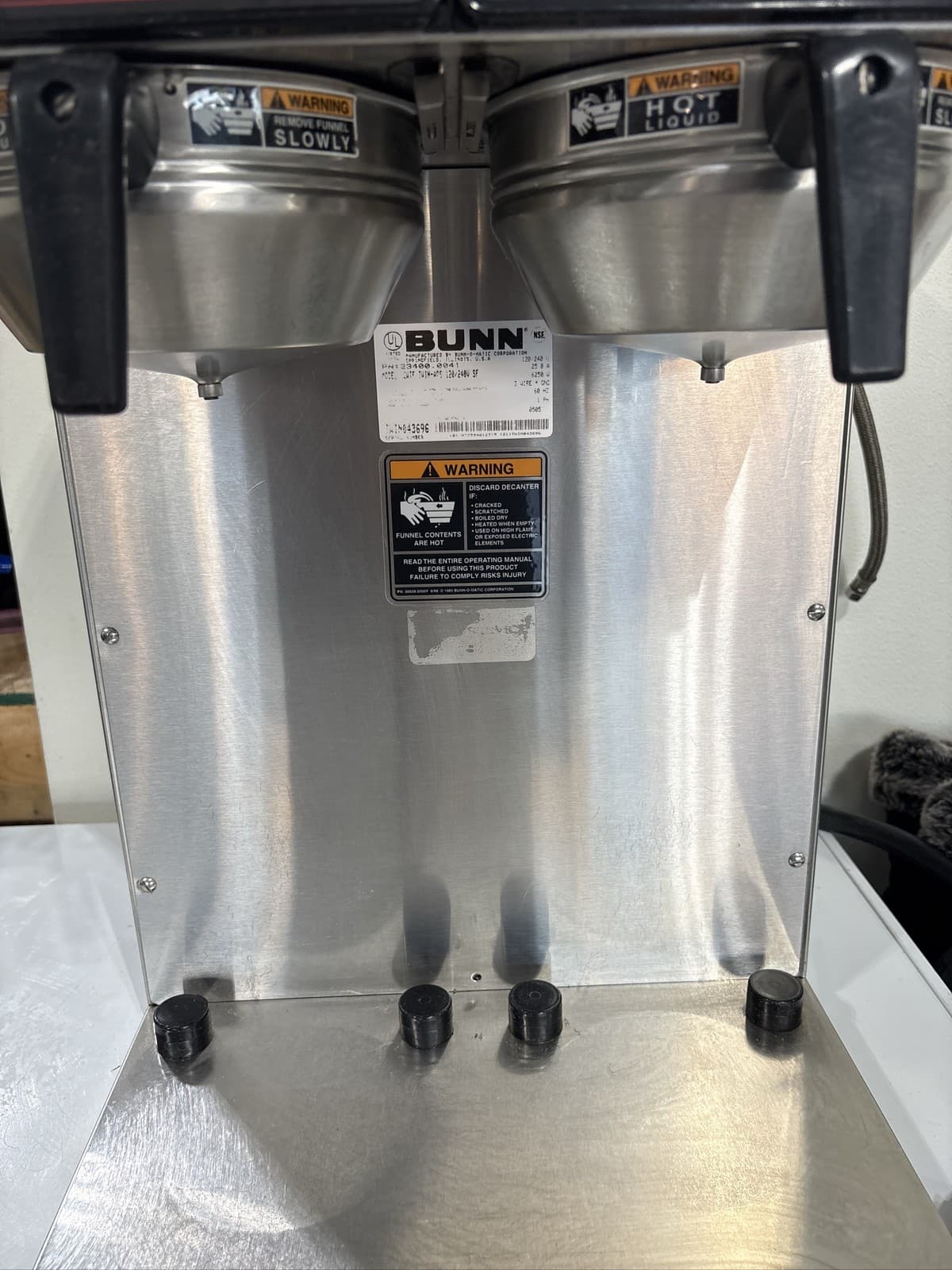 BUNN CWTF Twin-APS Commercial Coffee Brewer 120/240V Automatic - Thumbnail 4