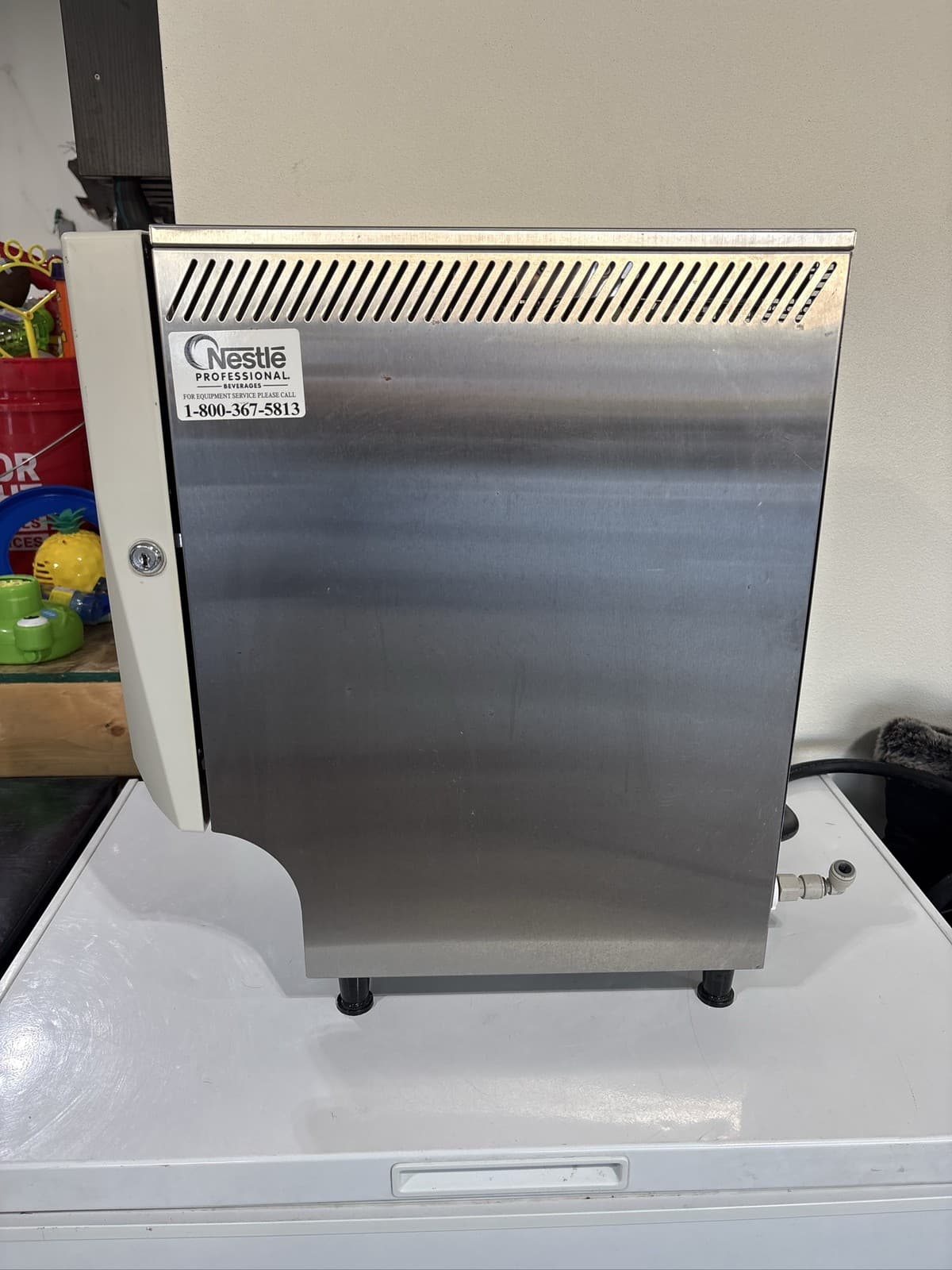 Nestle V-Cafe Commercial Beverage Dispenser 120-240V - Thumbnail 4
