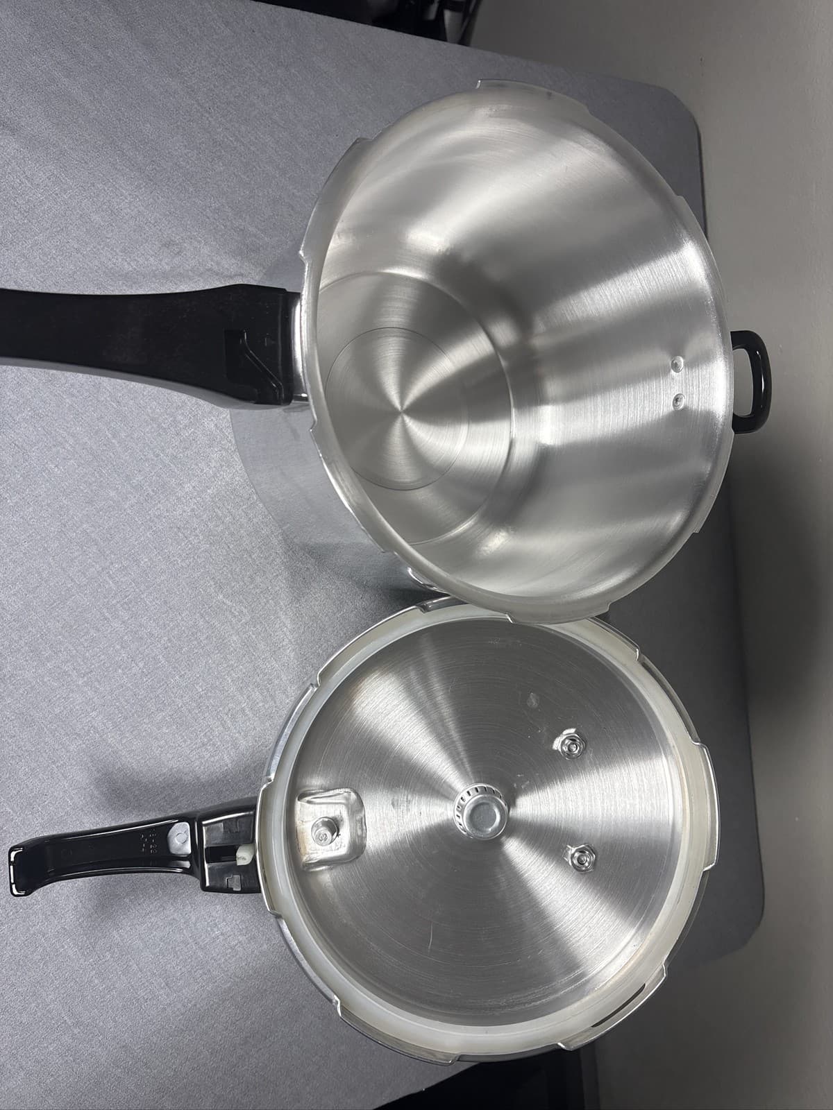 Aluminum Stovetop Pressure Cooker Safety Valve Rapid Cooking Pot Silver - Thumbnail 4