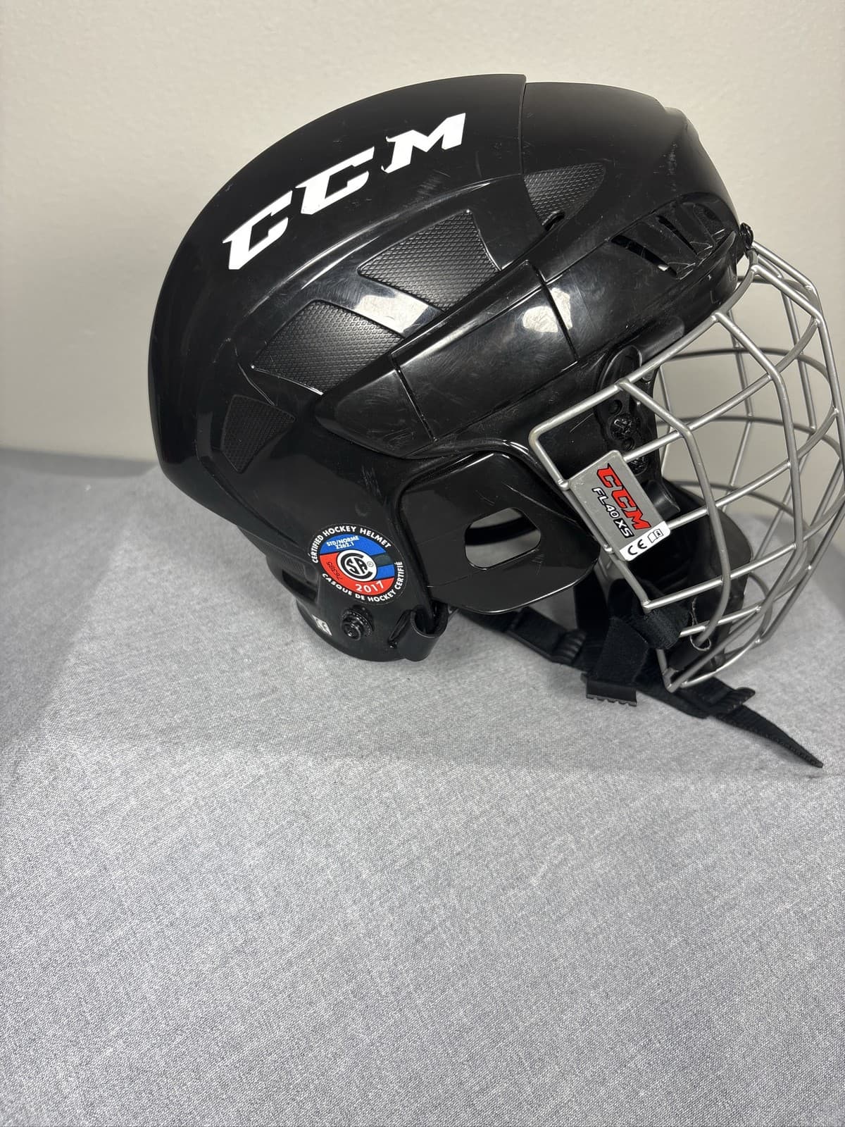 CCM FL40 Hockey Helmet Combo with Cage Black XS Youth Ice Hockey Mask - Thumbnail 3