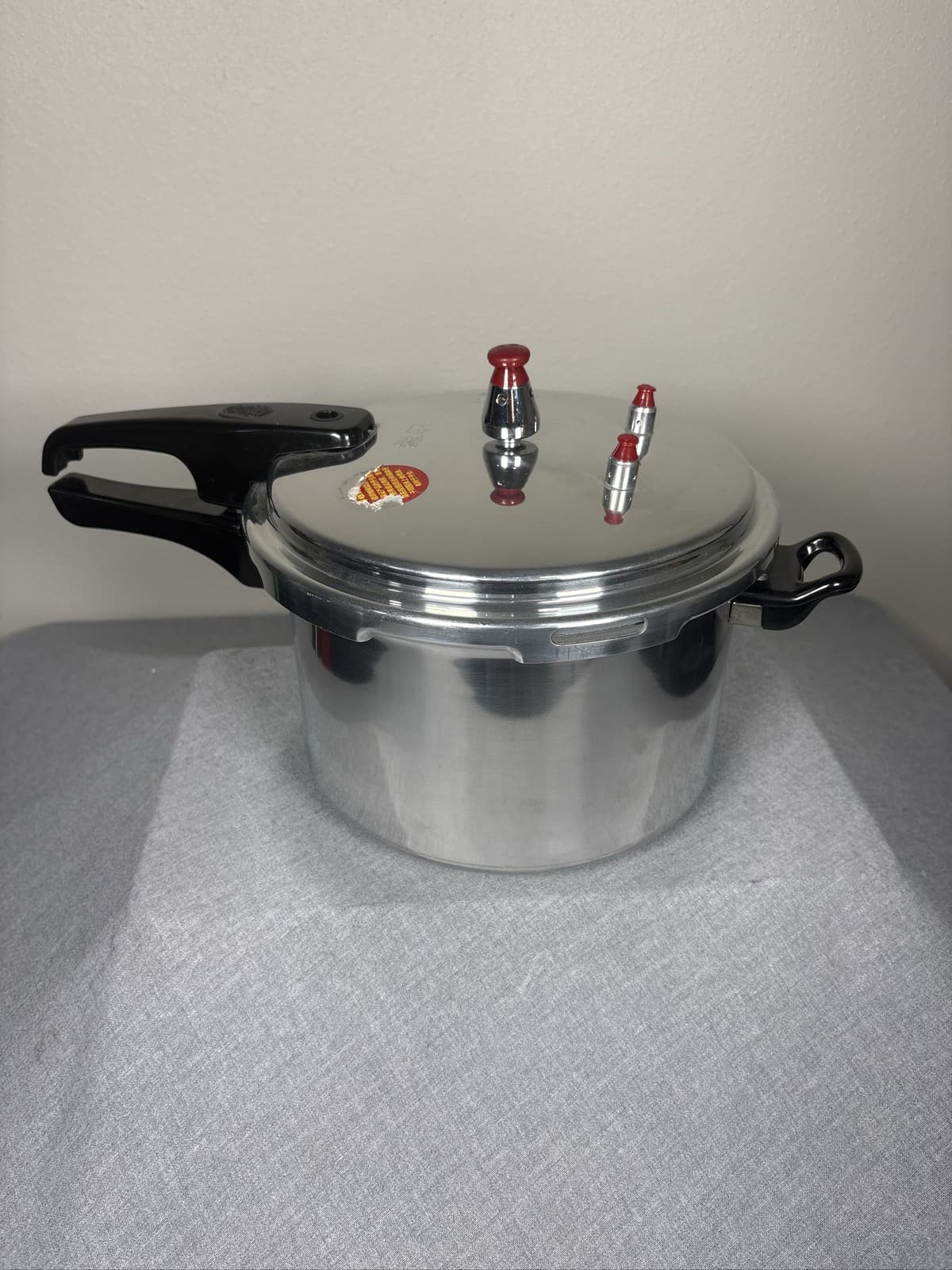 Aluminum Stovetop Pressure Cooker Safety Valve Rapid Cooking Pot Silver - Thumbnail 3