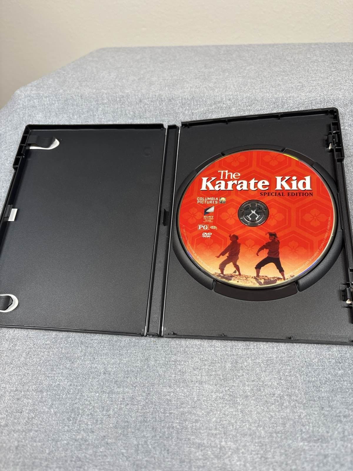 Karate Kid DVD Special Edition Ralph Macchio Pat Morita Cobra Kai - Thumbnail 3