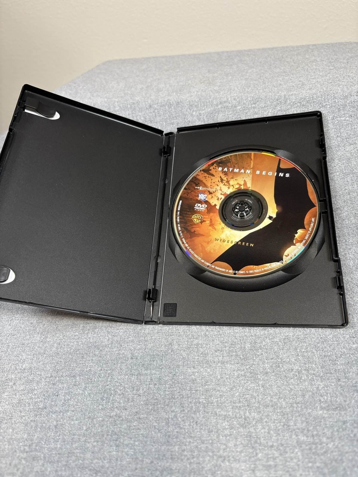 Batman Begins (2005) Widescreen DVD Christian Bale - Thumbnail 3