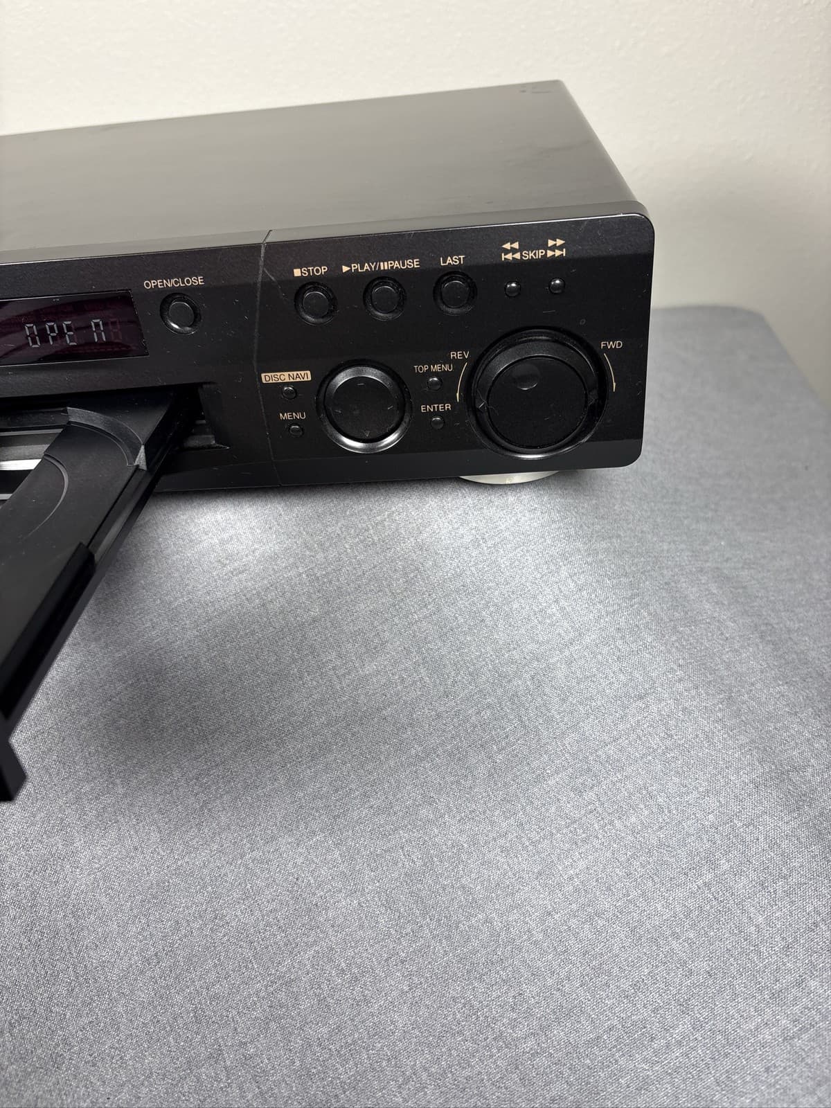 Hitachi DVD Player Model DV-P250U Dolby Digital Component Video Output - Thumbnail 3