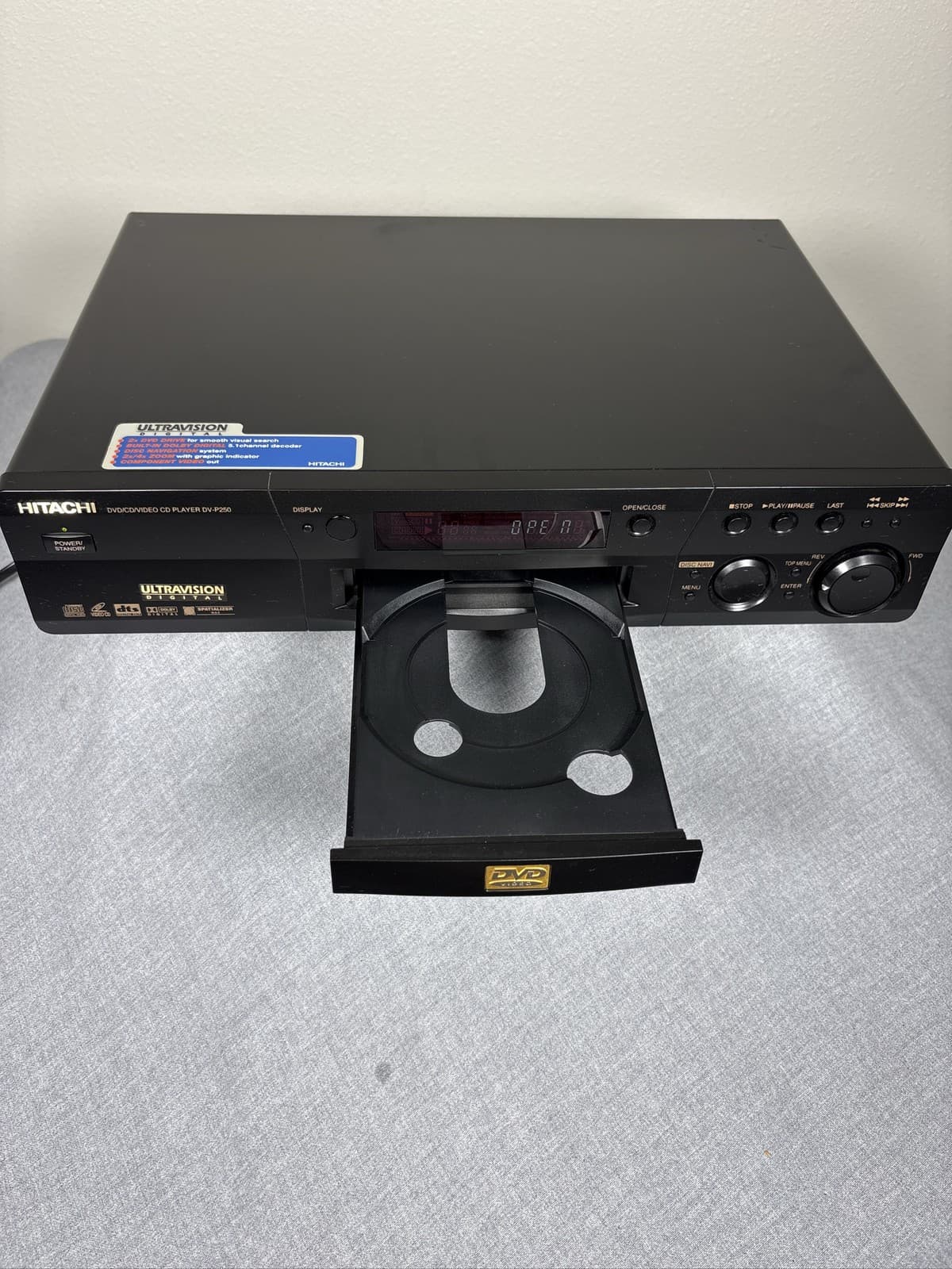 Hitachi DVD Player Model DV-P250U Dolby Digital Component Video Output - Thumbnail 2
