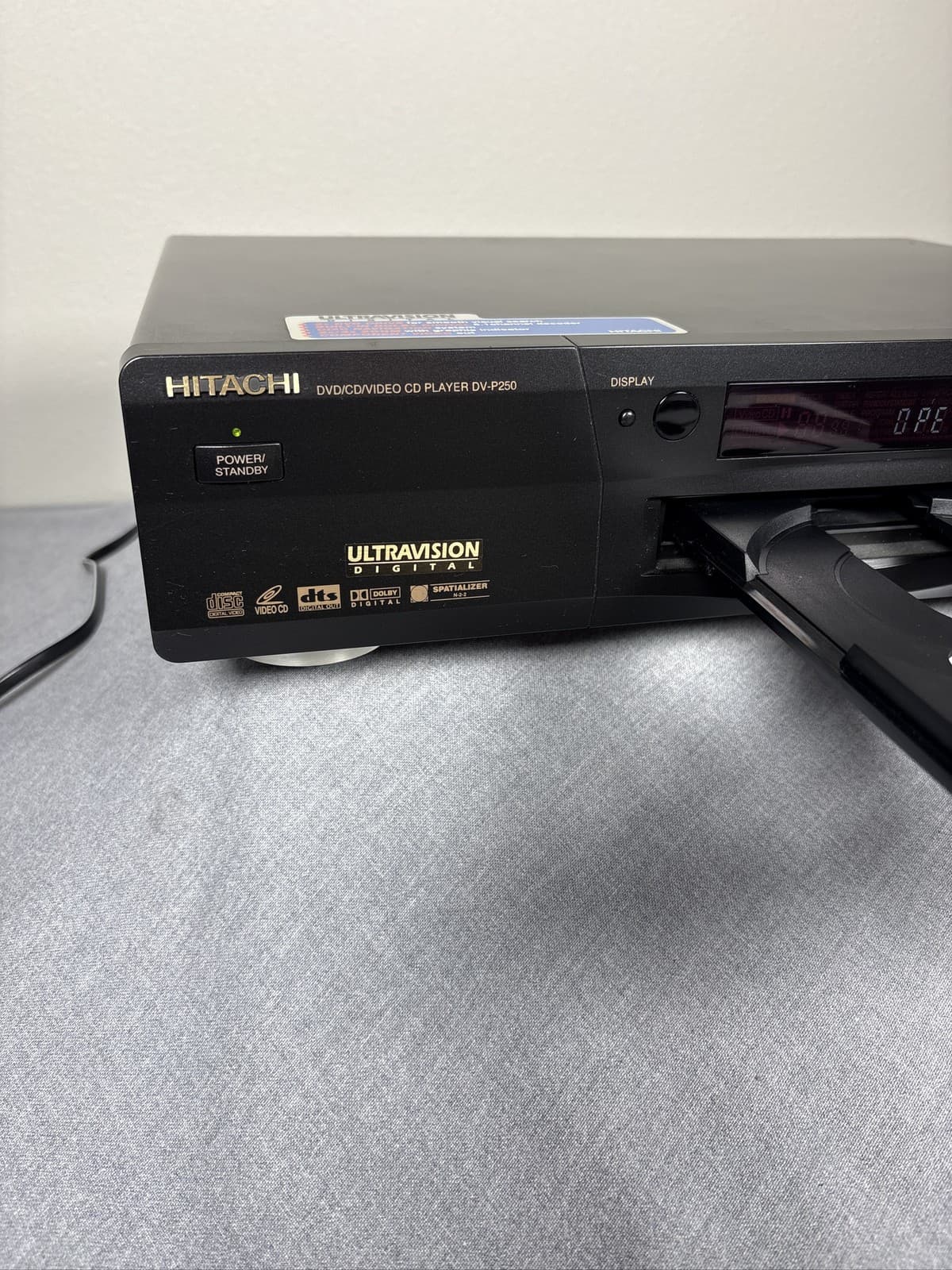 Hitachi DVD Player Model DV-P250U Dolby Digital Component Video Output - Thumbnail 4