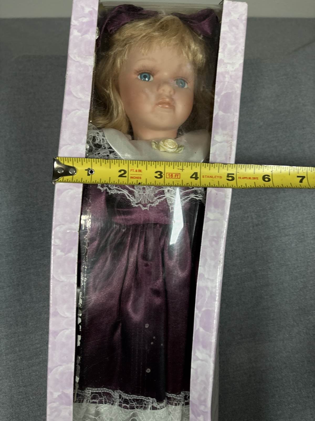 VTG Porcelain Doll Blonde Blue Eyes Plum Purple Dress Lace Collar 1980 - Thumbnail 7