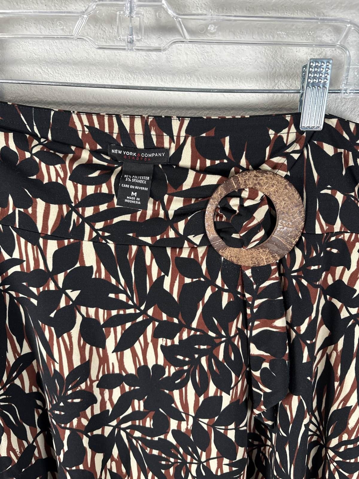 New York & Company Skirt M Brown Black Leaf Abstract Print Buckle A-Line - Thumbnail 2