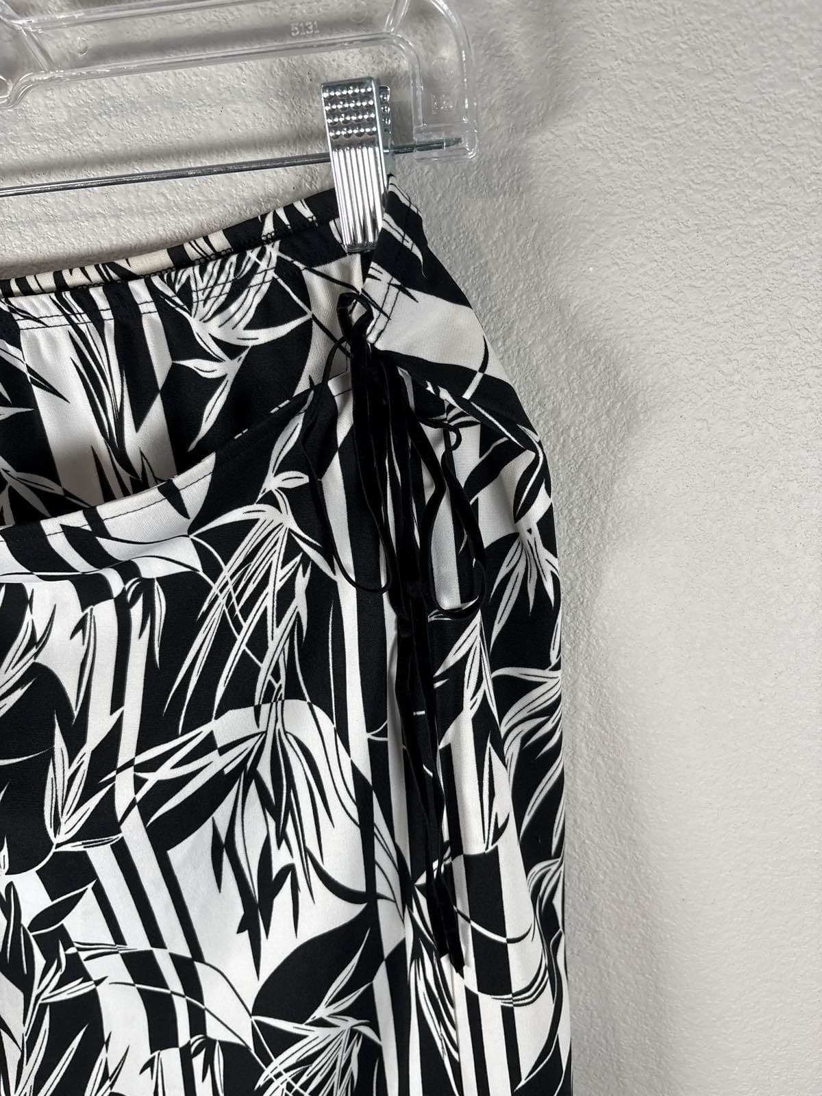 BCBG MAXAZRIA Black White Leaf Stripe Print Pull On Skirt M - Thumbnail 4