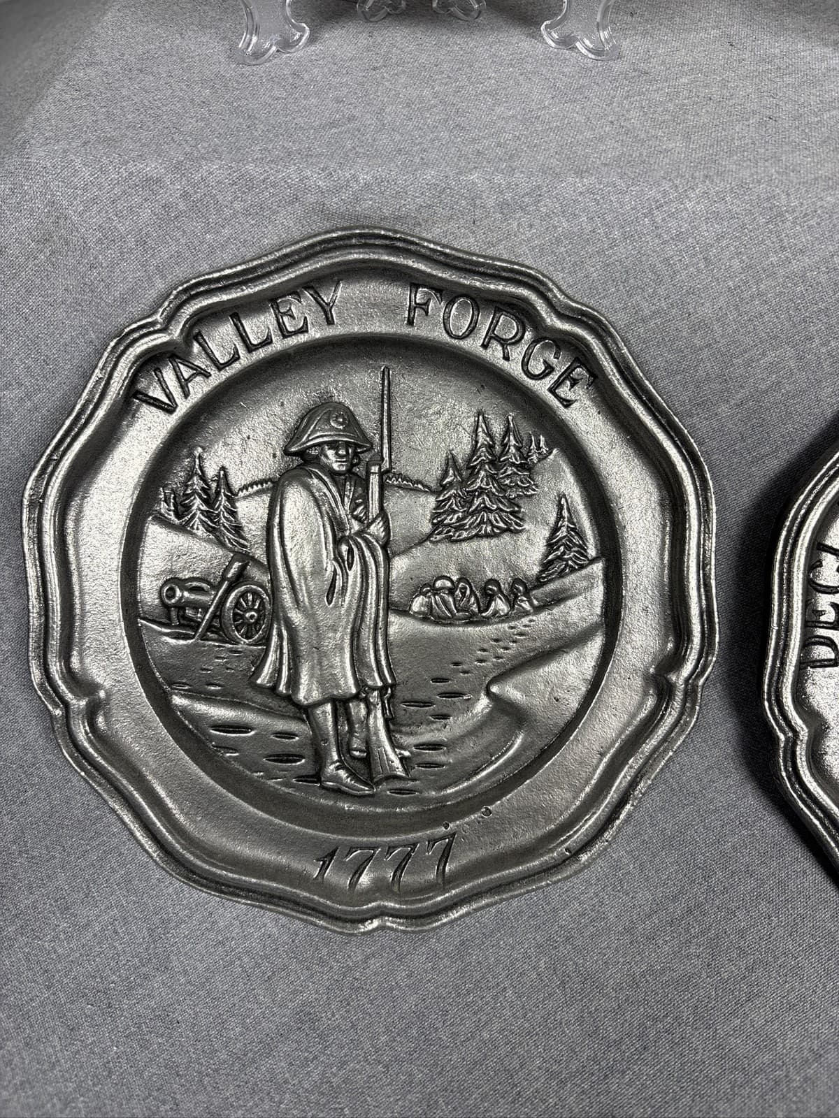 Vintage Set of 4 Sexton Pewter Plates Great Moments in American History 7 inch - Thumbnail 3