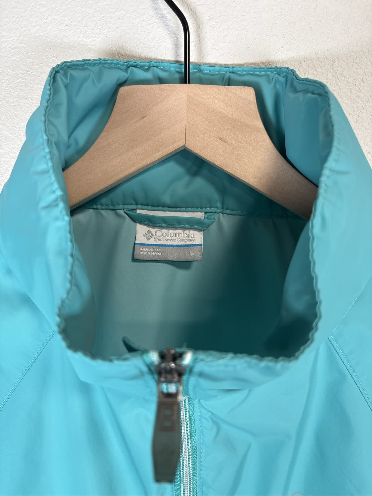 Columbia Women's Turquoise Full Zip Windbreaker Jacket - Thumbnail 2