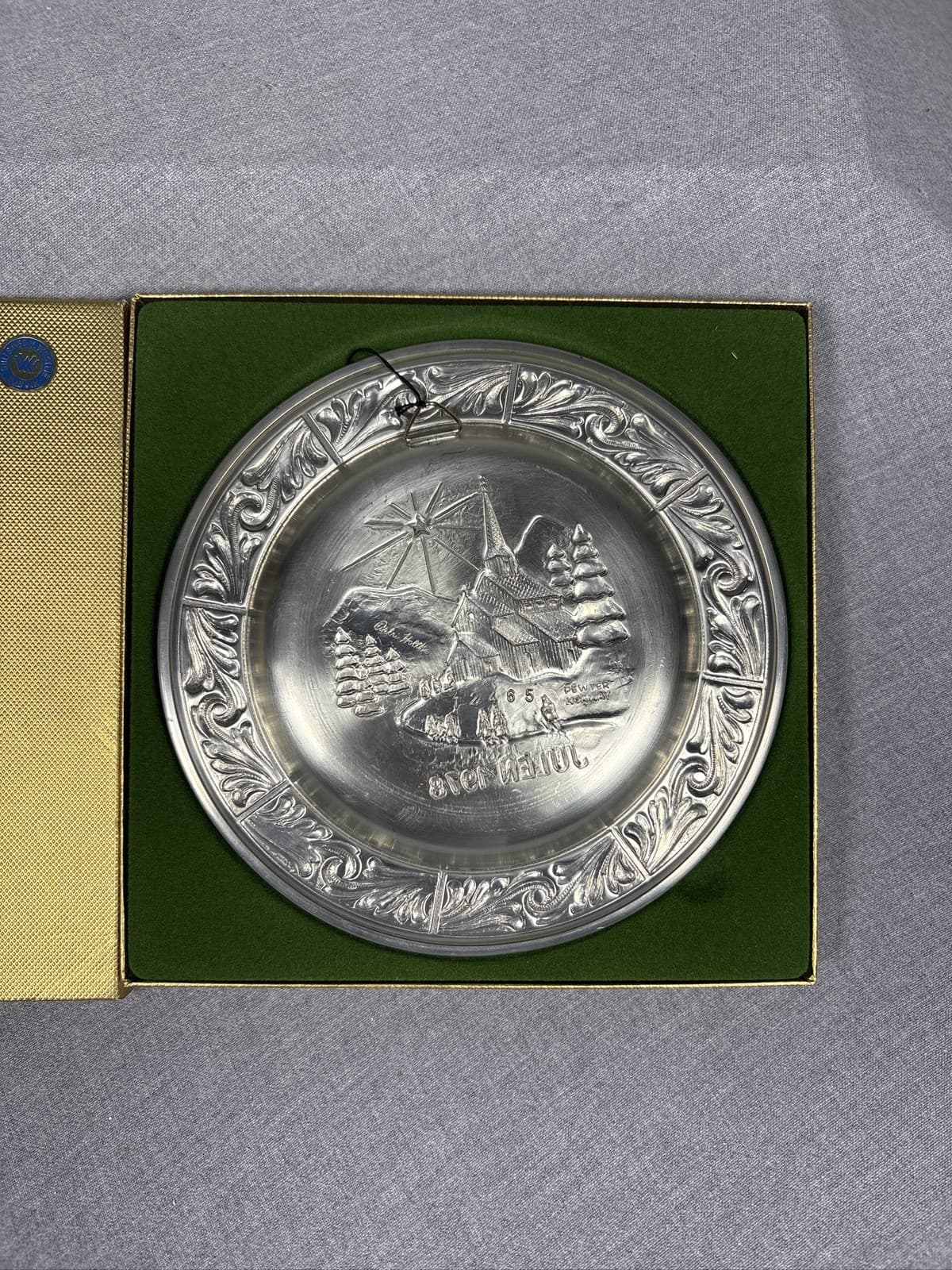 Vintage Astri Holthe Norway Pewter Christmas Plate Julen 1978 Signed in Box - Thumbnail 2