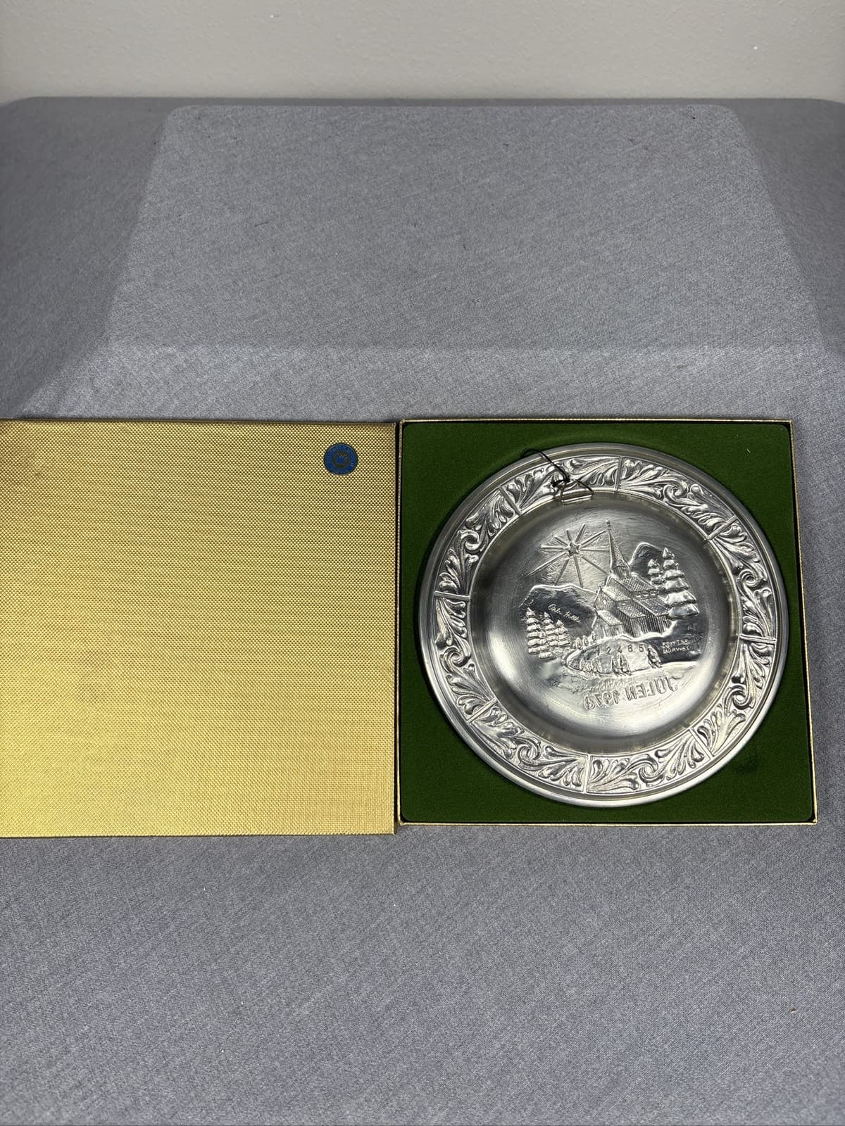 Vintage Astri Holthe Norway Pewter Christmas Plate Julen 1978 Signed in Box - Thumbnail 3