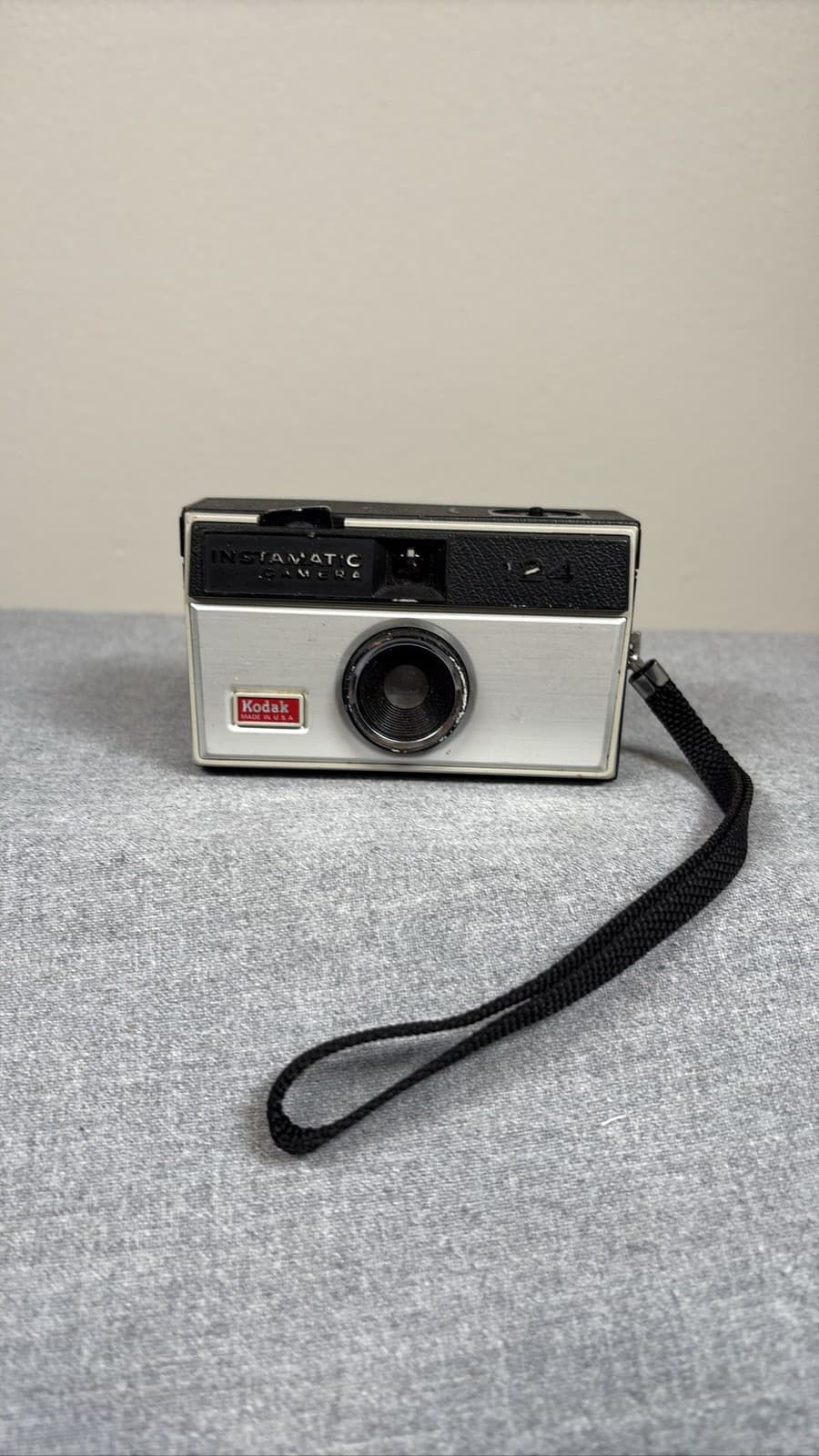 Kodak Instamatic 124 Film Camera USA w/ Strap
