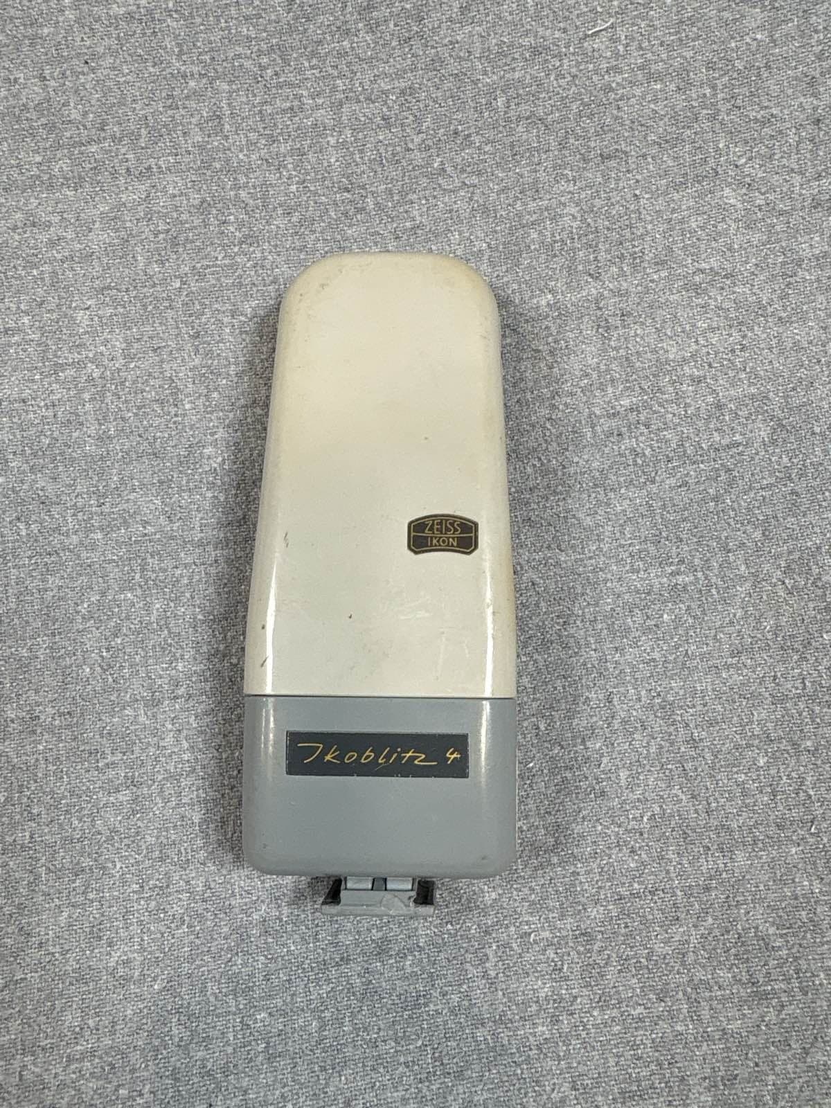 ZEISS IKON Ikoblitz 4 Camera Flash Unit, Germany - Thumbnail 2