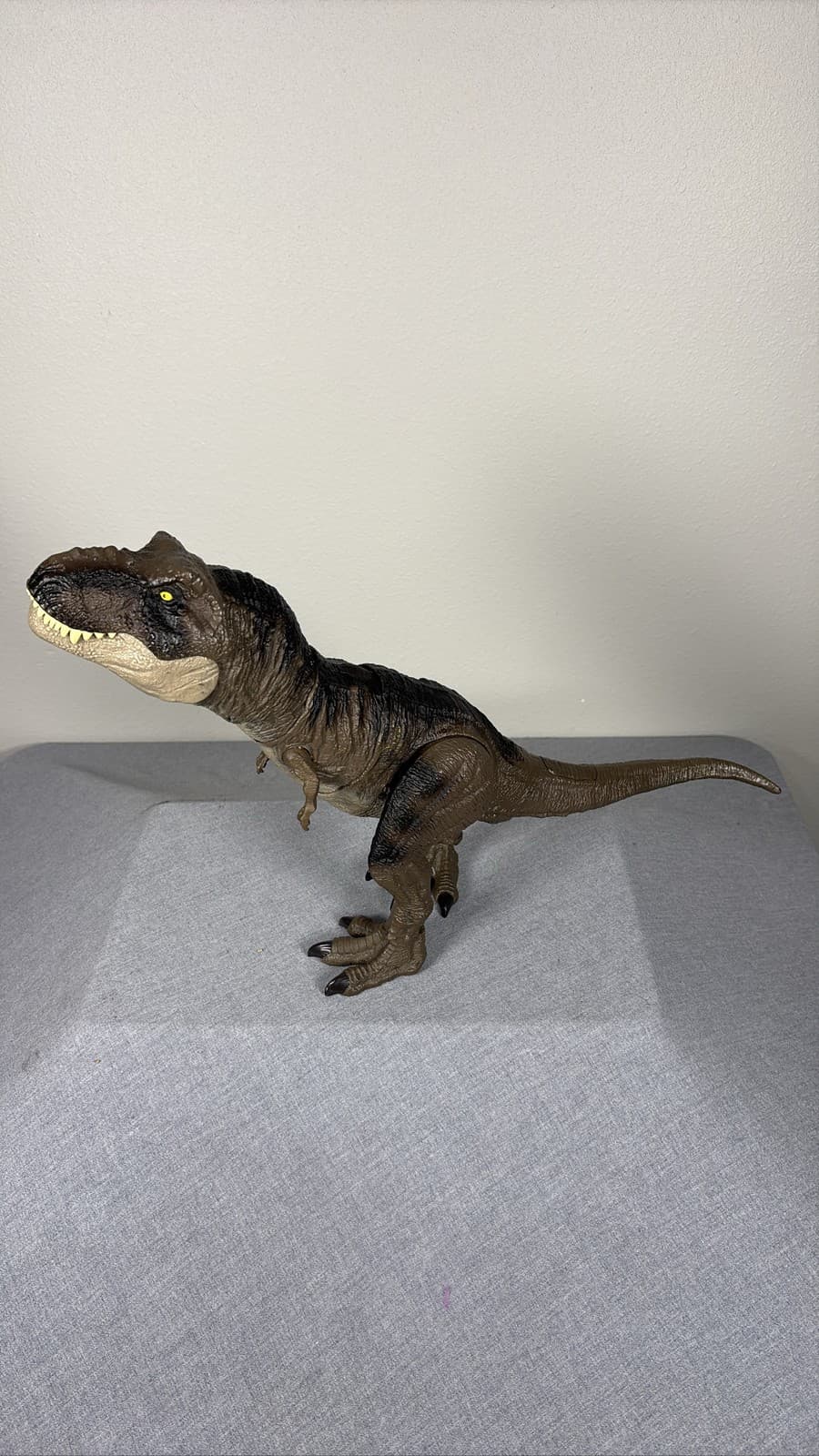 Mattel Jurassic World Dominion Thrash N Devour Tyrannosaurus T-Rex