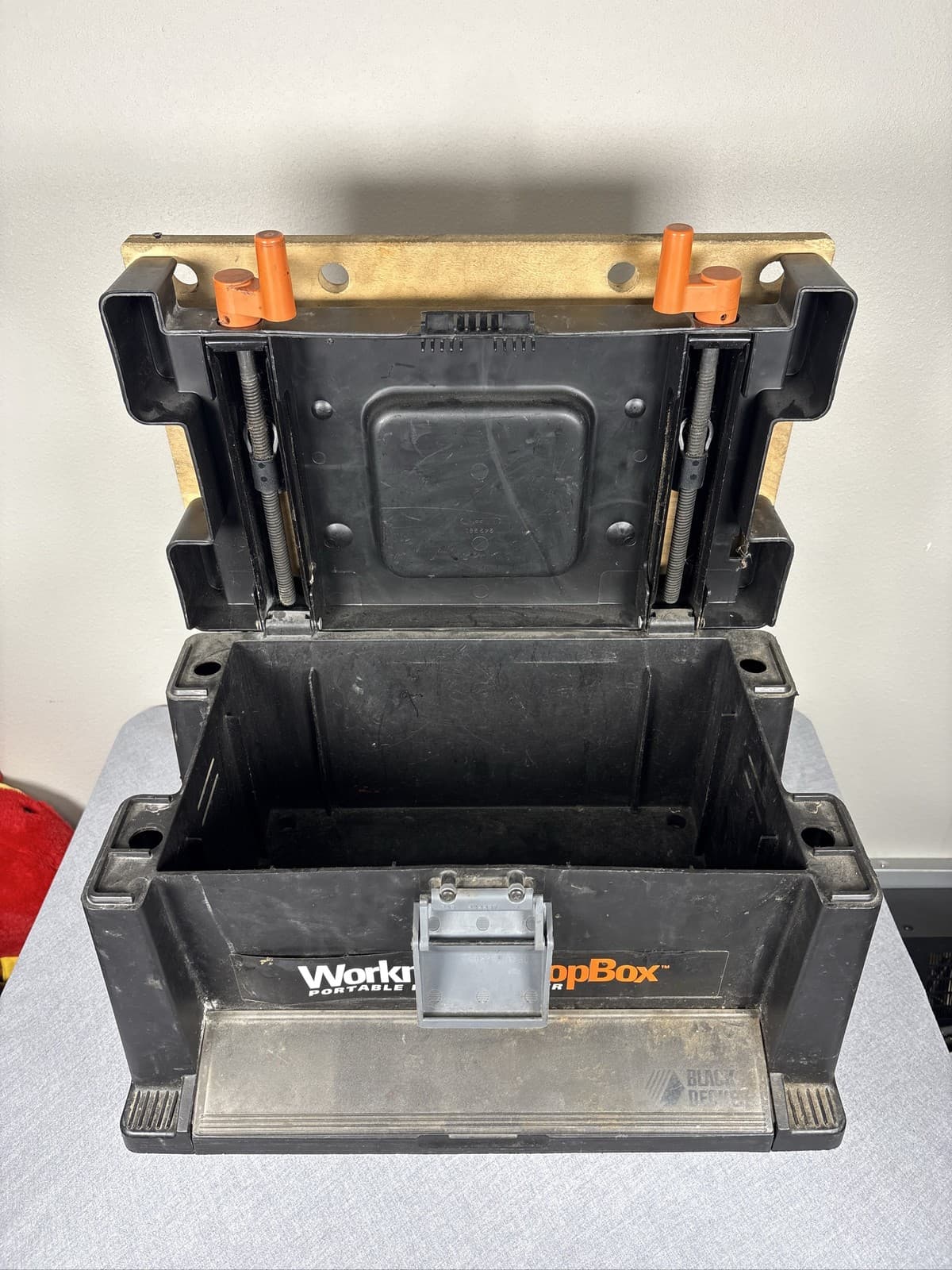 Black & Decker Workmate ShopBox SB200 Portable Project Center - Thumbnail 2