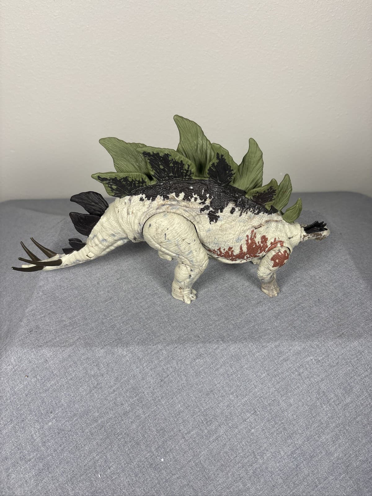 Mattel Jurassic World Dino Trackers Stegosaurus Dinosaur Action Figure - Thumbnail 3
