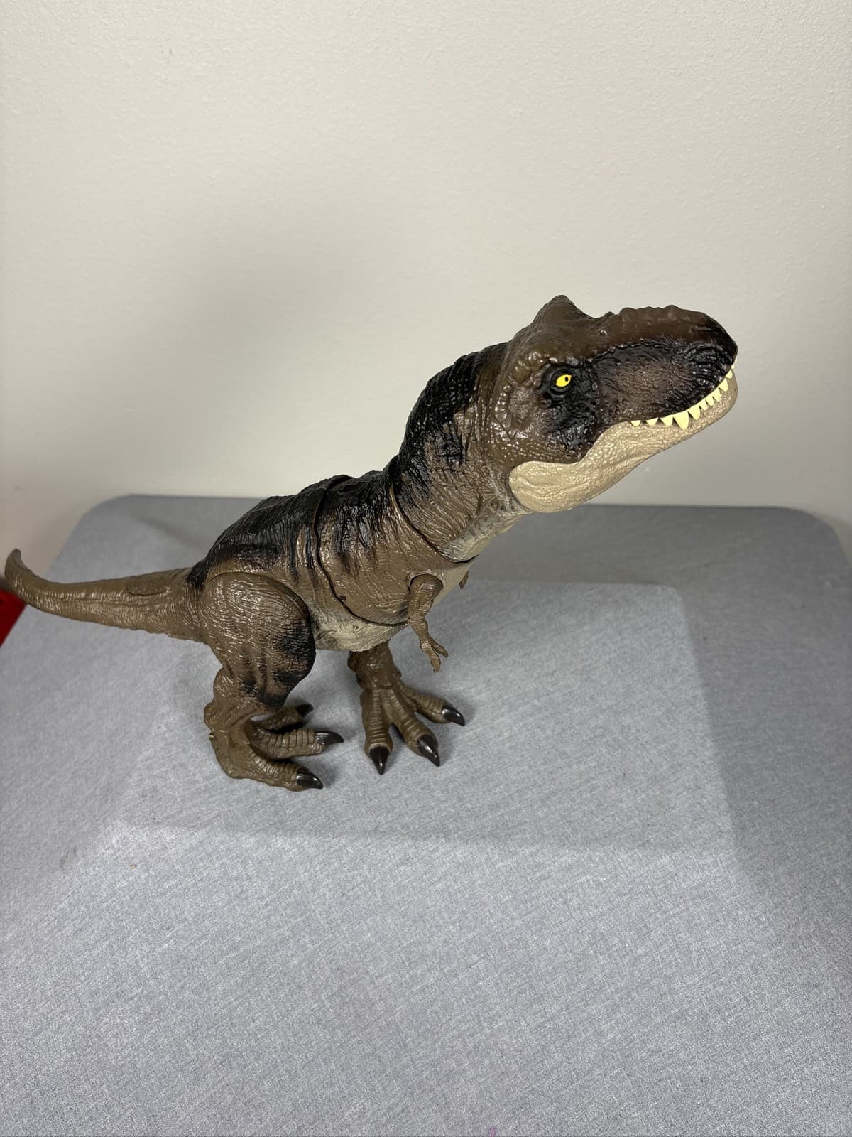 Mattel Jurassic World Dominion Thrash N Devour Tyrannosaurus T-Rex - Thumbnail 3