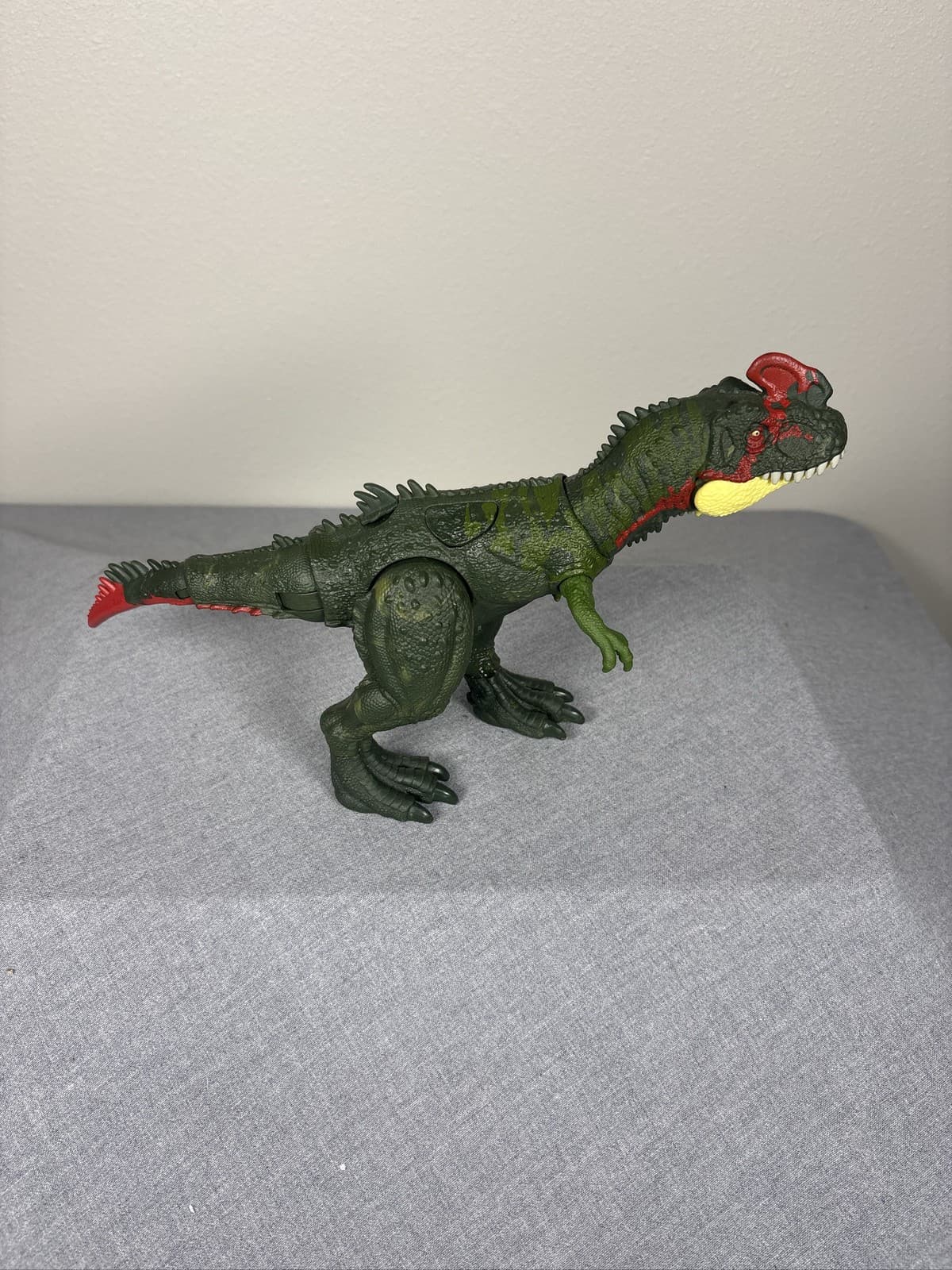 Mattel Jurassic World Dino Trackers Sinotyrannus Dinosaur Figure - Thumbnail 3