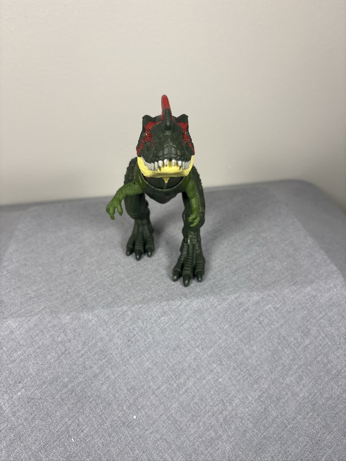 Mattel Jurassic World Dino Trackers Sinotyrannus Dinosaur Figure - Thumbnail 2