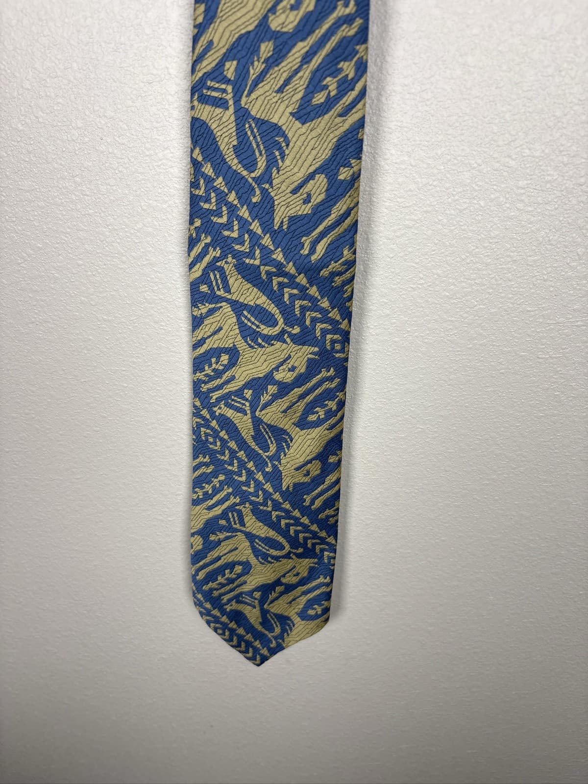 Vintage Royal Knight Mens Neck Tie Blue Gold Winged Lion Crest Heraldic Silk - Thumbnail 3