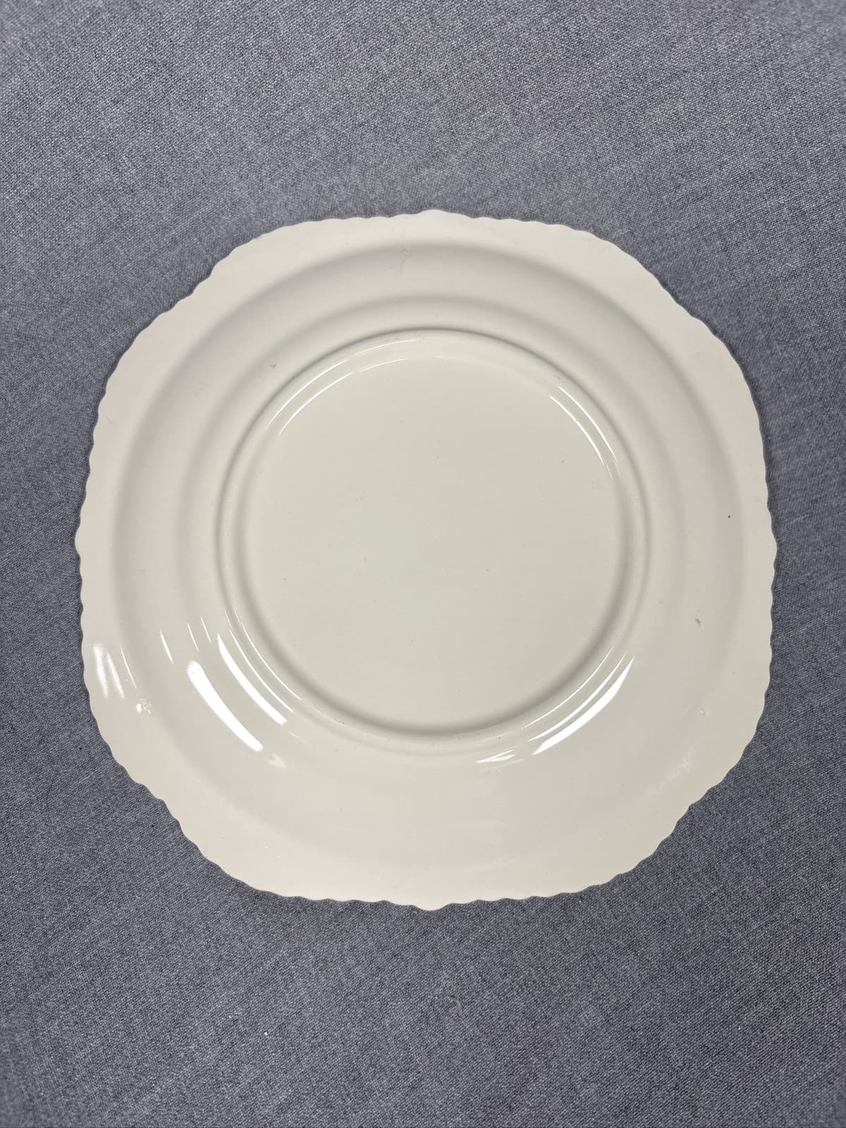 Vintage Wonderful Wyoming Souvenir Decorative Plate Gold Trim Scalloped Edge - Thumbnail 2
