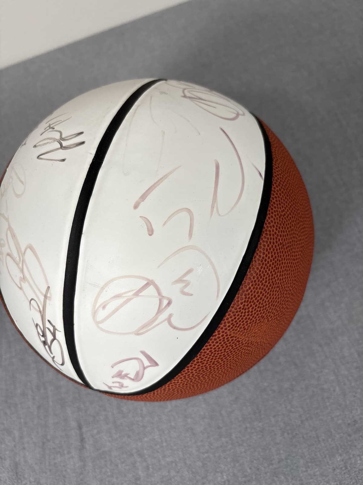 2005-2006 Seattle Supersonics NBA Team Autographed Basketball - Thumbnail 5