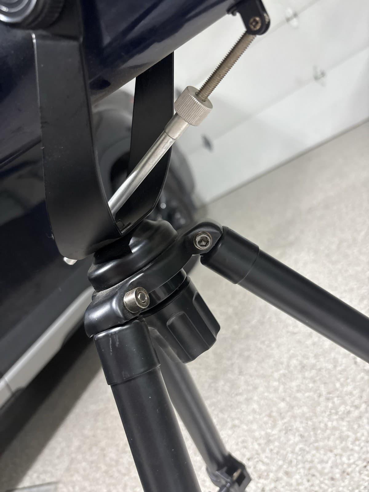 Levenhuk Strike 80 NG Refractor Telescope w/ 3x Barlow & HR20mm Eyepiece - Thumbnail 6