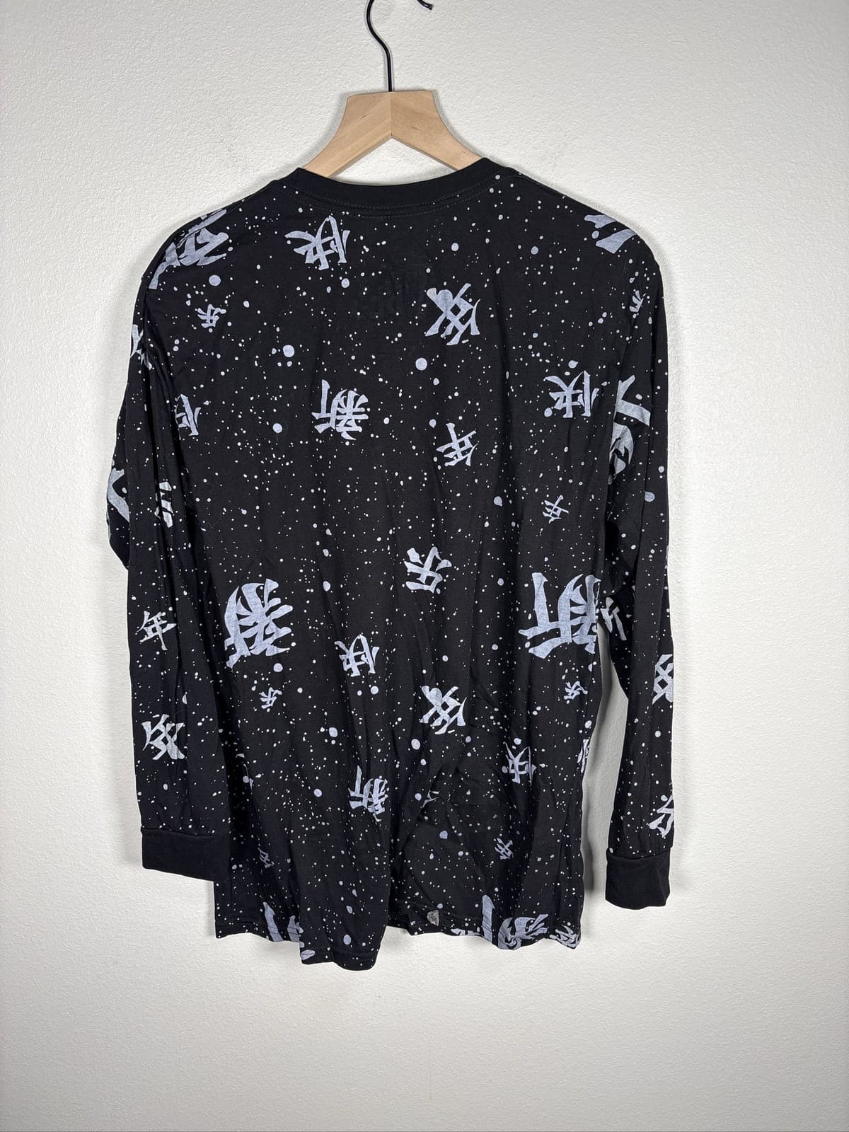 Vibes Mens Long Sleeve Shirt Large Black Japanese Crane Wave Graphic - Thumbnail 3