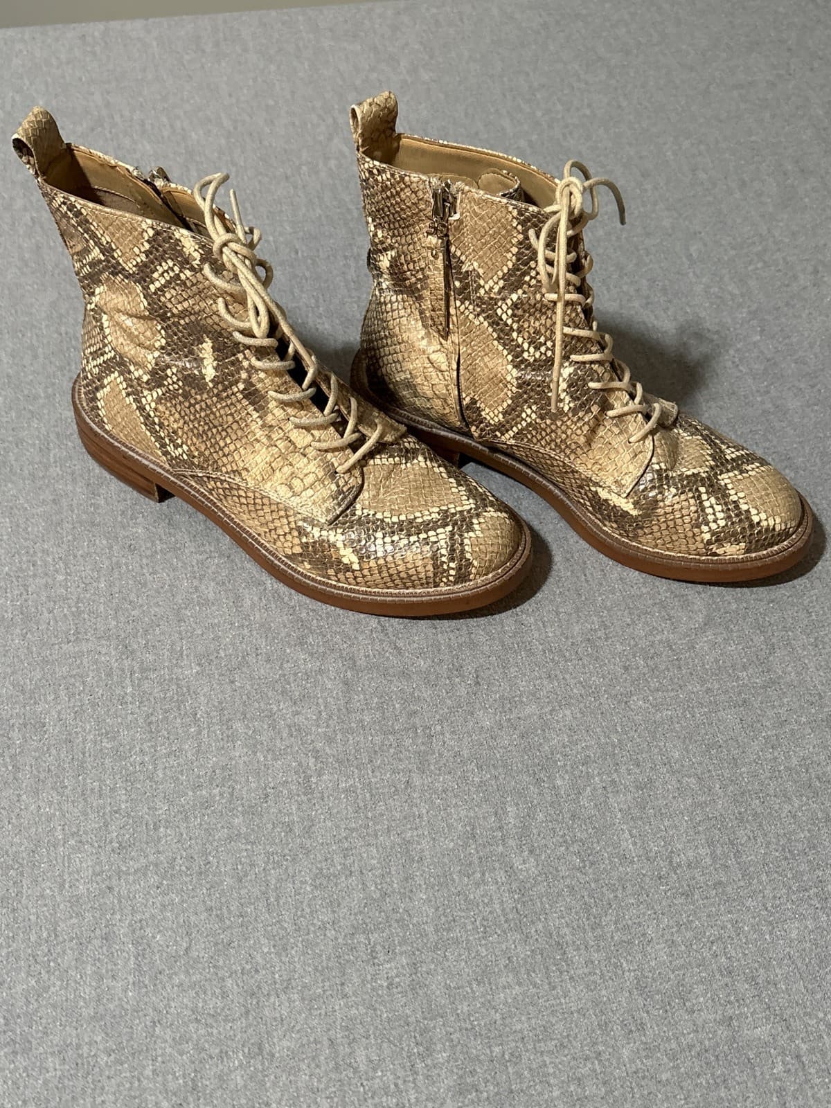 Sam Edelman Snake Print Lace Up Combat Boots Side Zip Women's 5 1/2 - Thumbnail 2