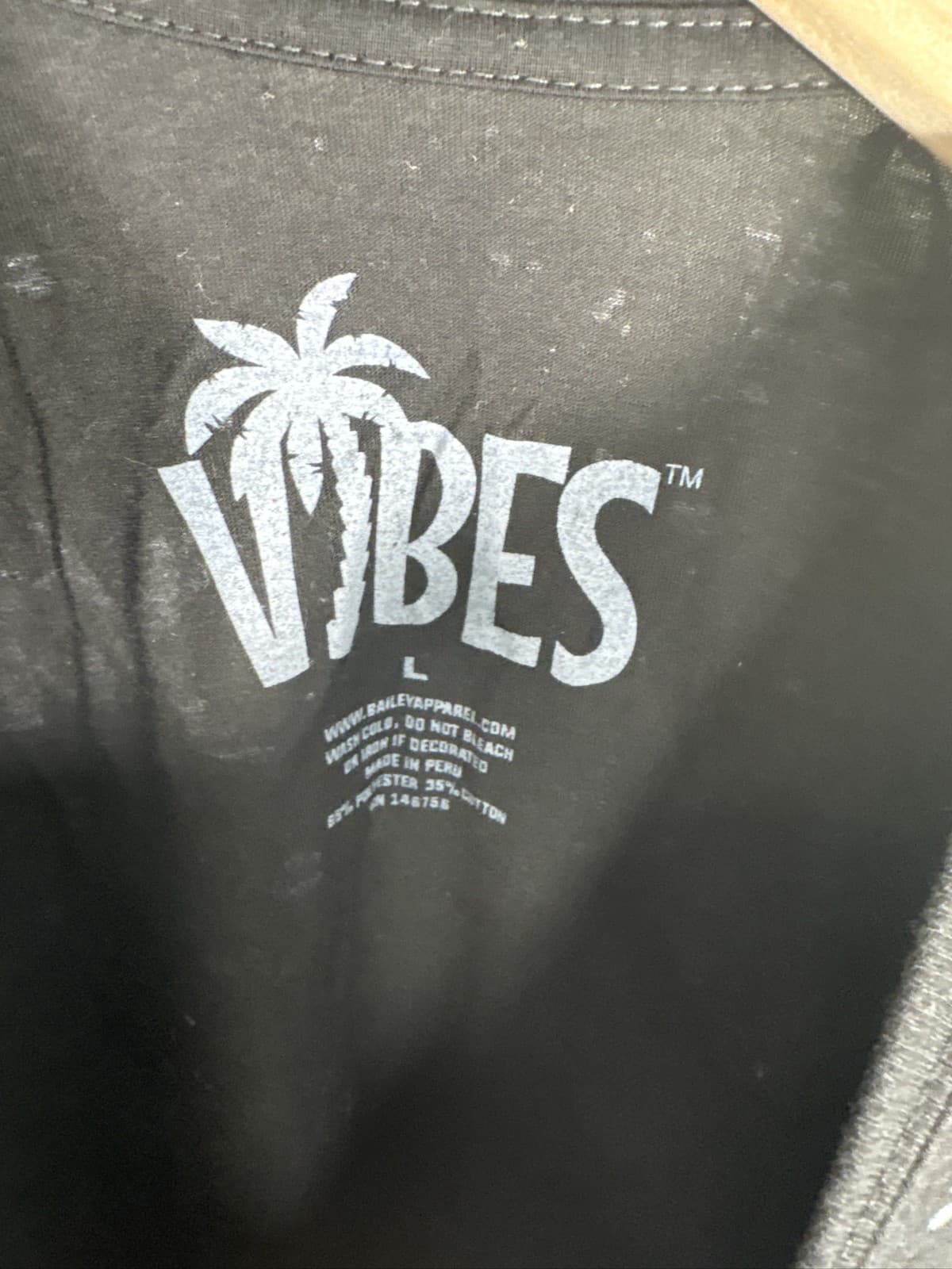 Vibes Mens Long Sleeve Shirt Large Black Japanese Crane Wave Graphic - Thumbnail 2