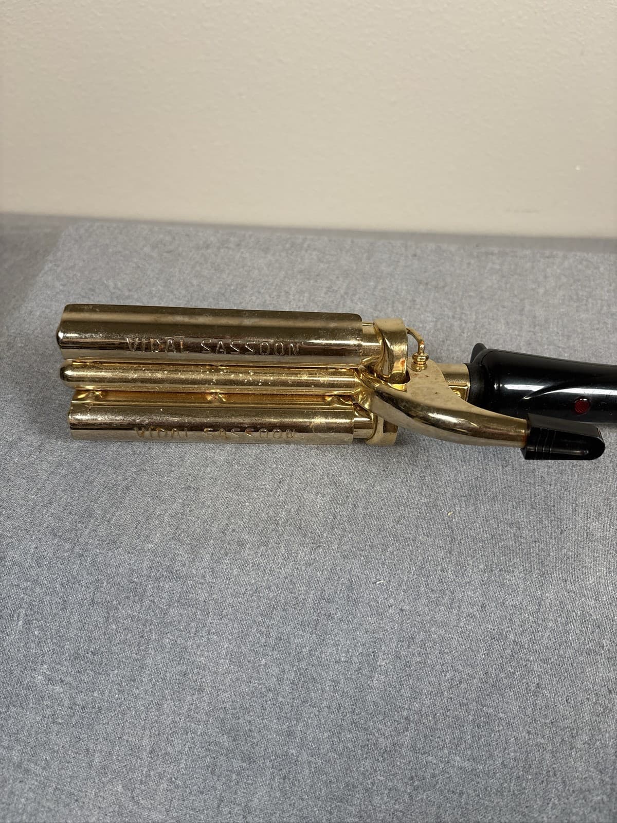 Vidal Sassoon VS184 Gold Series 3 Barrel 5/8" Waver - Thumbnail 3